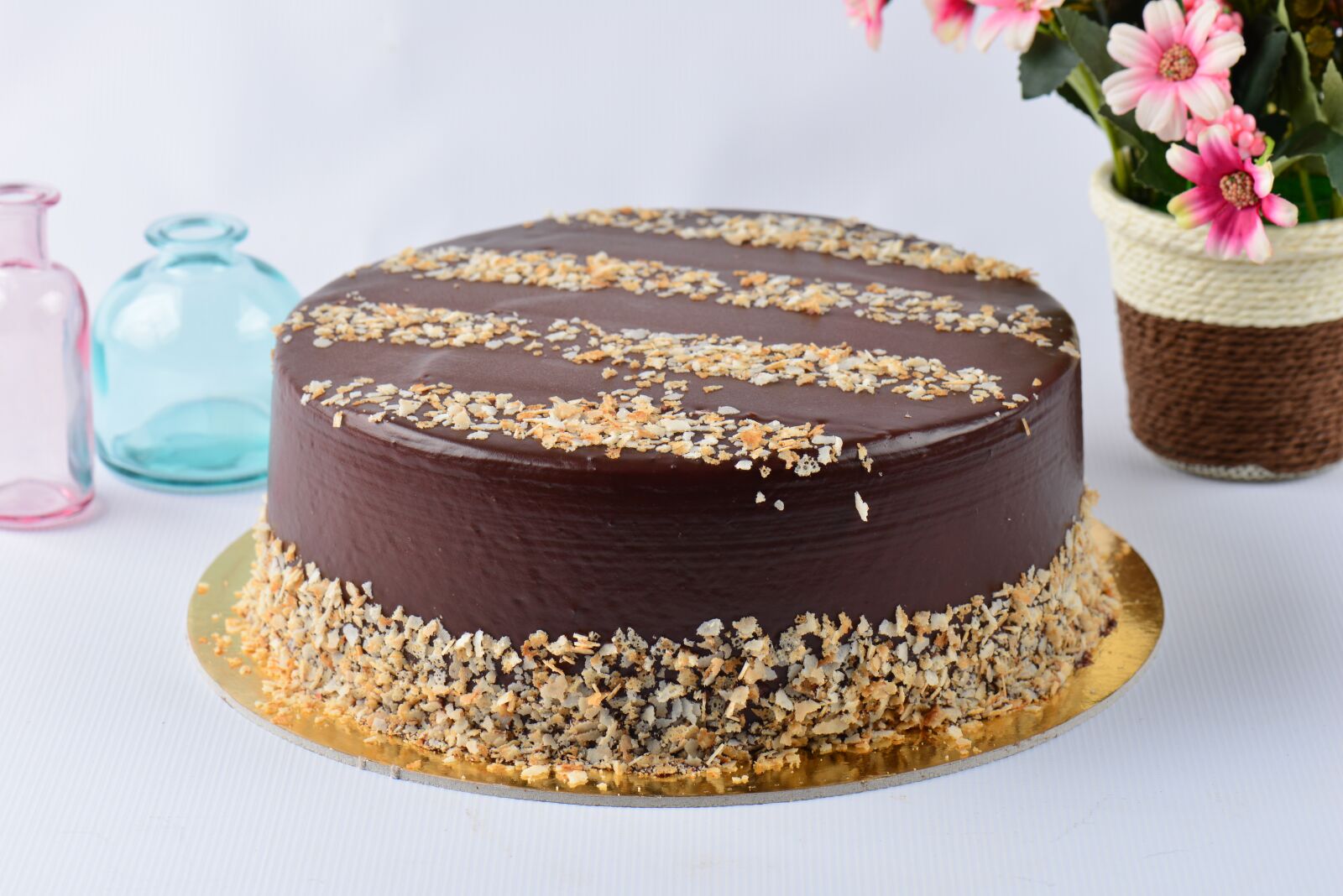 Nikon D610 sample photo. Ferrero rocher cake, cake photography