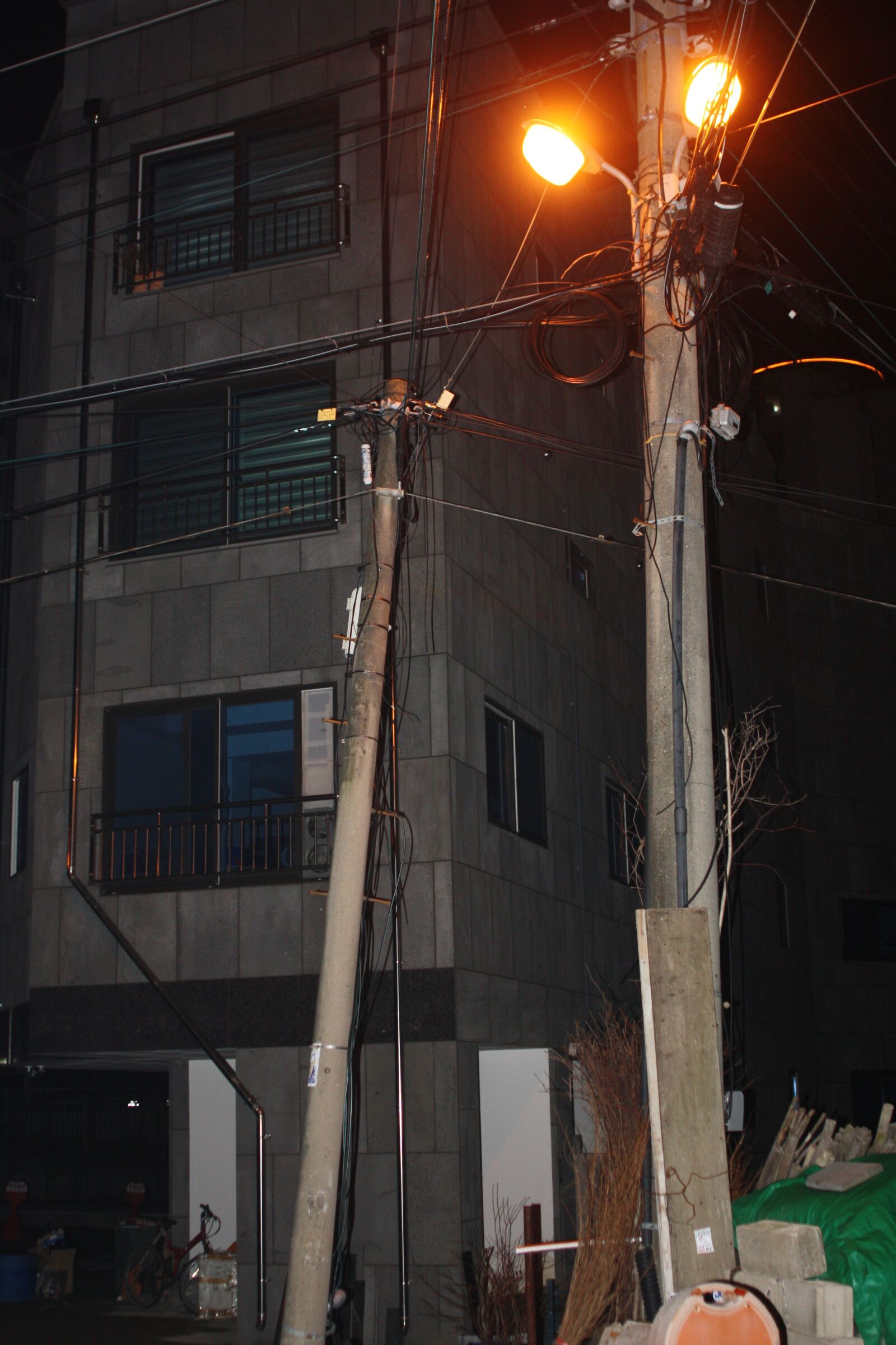 Canon EOS 450D (EOS Rebel XSi / EOS Kiss X2) sample photo. Korea, house, mood photography