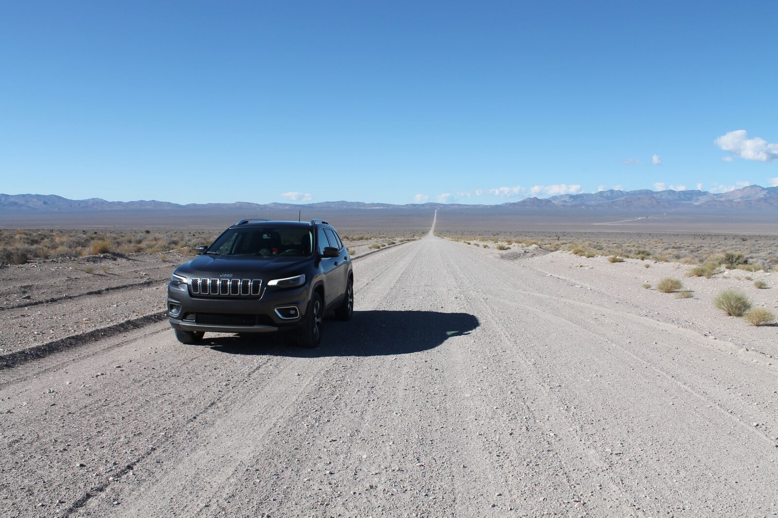 Canon EOS 1100D (EOS Rebel T3 / EOS Kiss X50) sample photo. Jeep, cherokee, desert photography