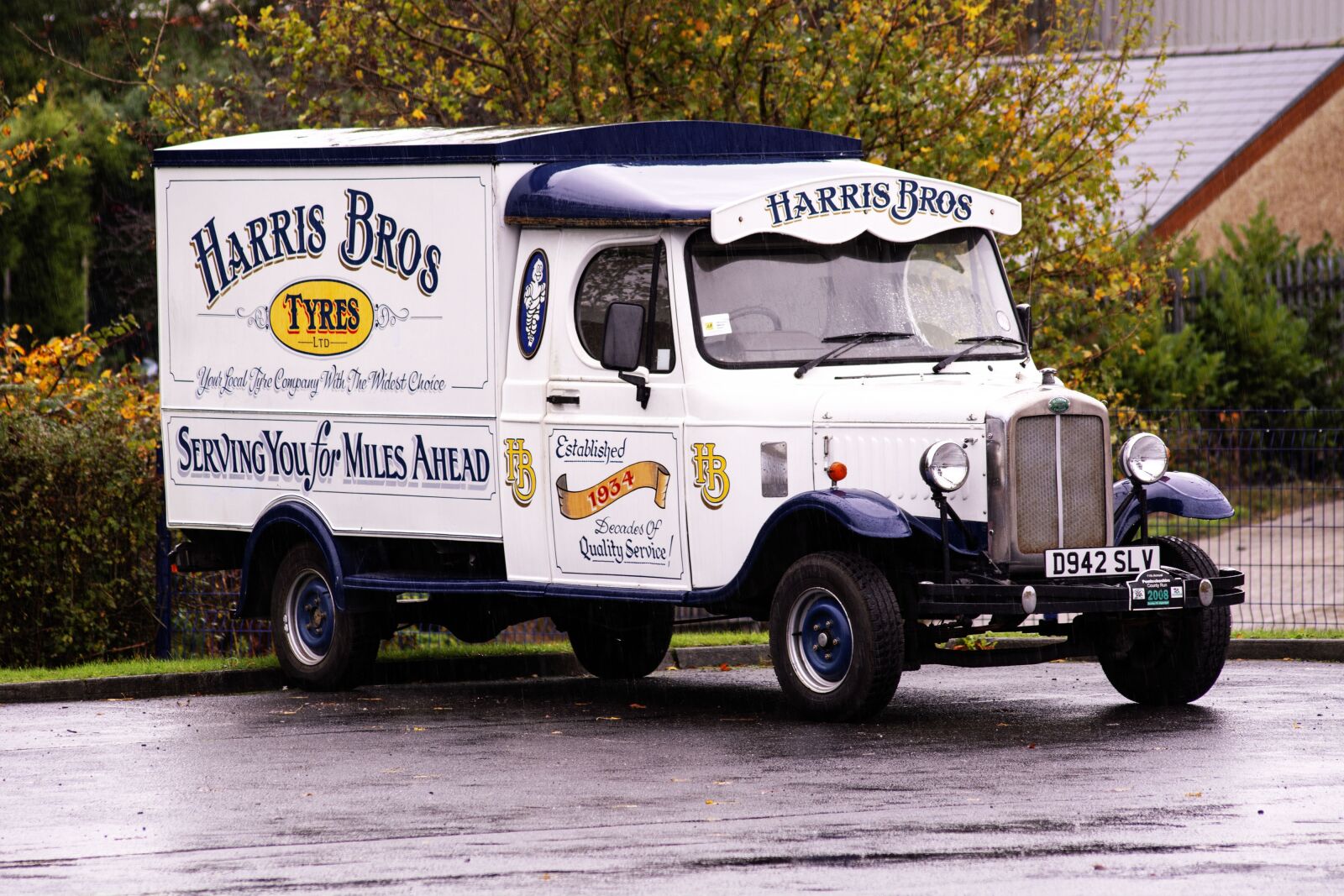 Nikon D5200 sample photo. Van, advertising, vehicle photography