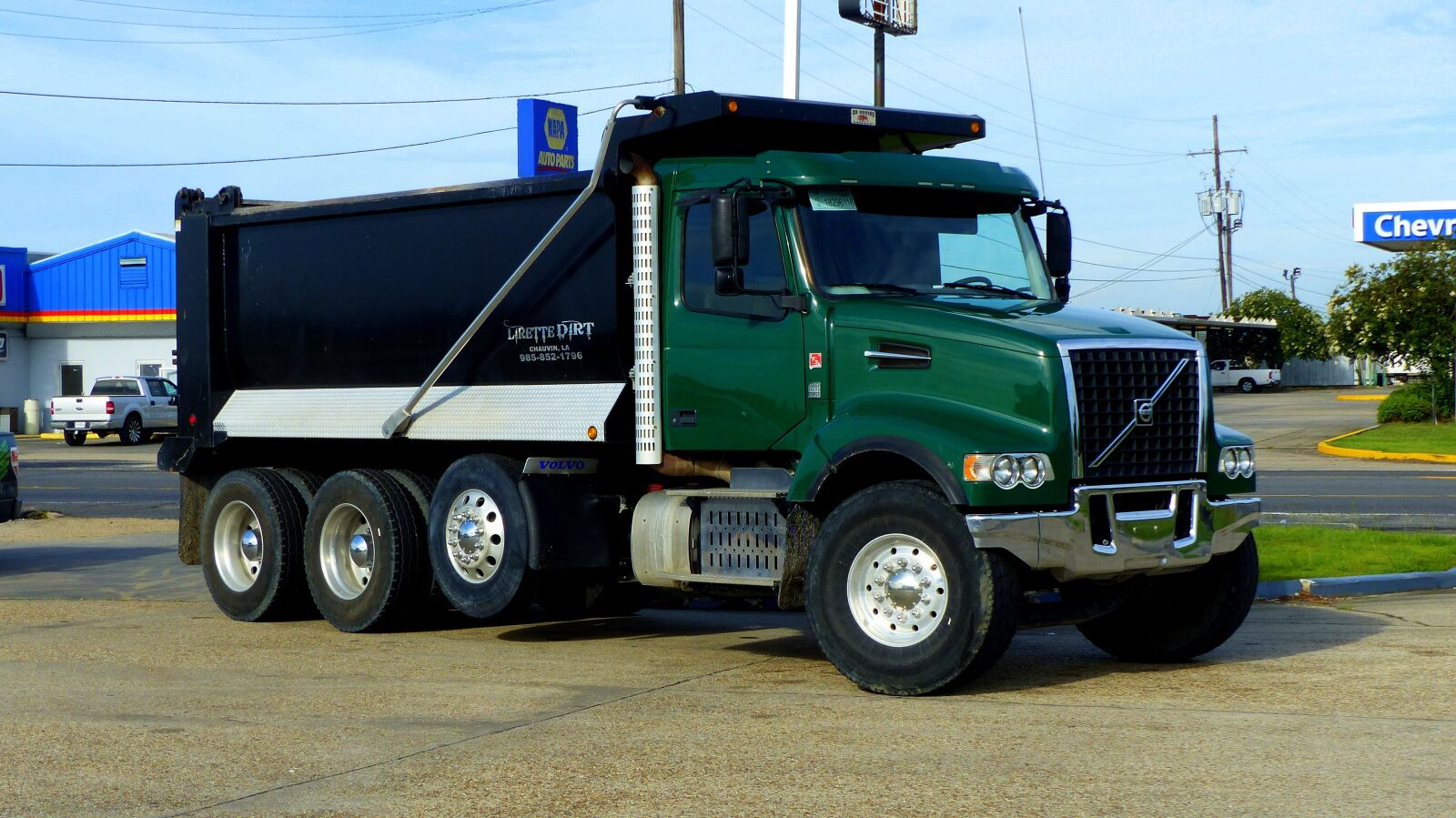 Panasonic Lumix DMC-FZ200 sample photo. Truck, american, transport photography