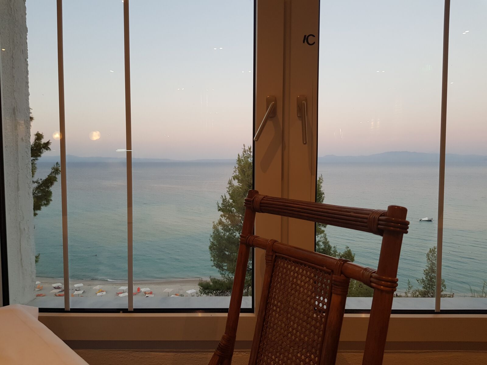Samsung Galaxy S8 sample photo. Vacations, greece, chair photography