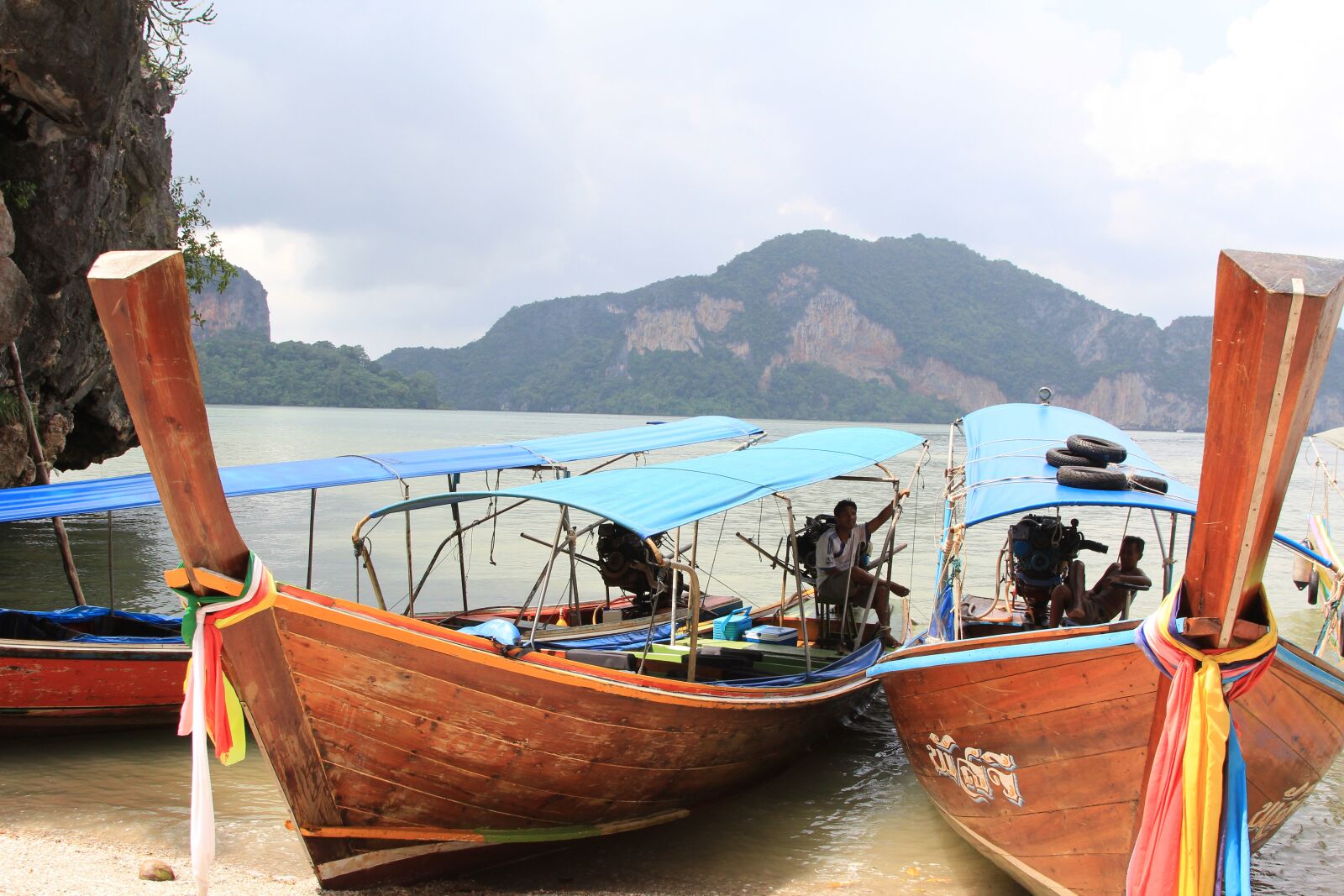 Canon EOS 60D + Canon EF 24-105mm F4L IS USM sample photo. Thailand, boat, journey photography