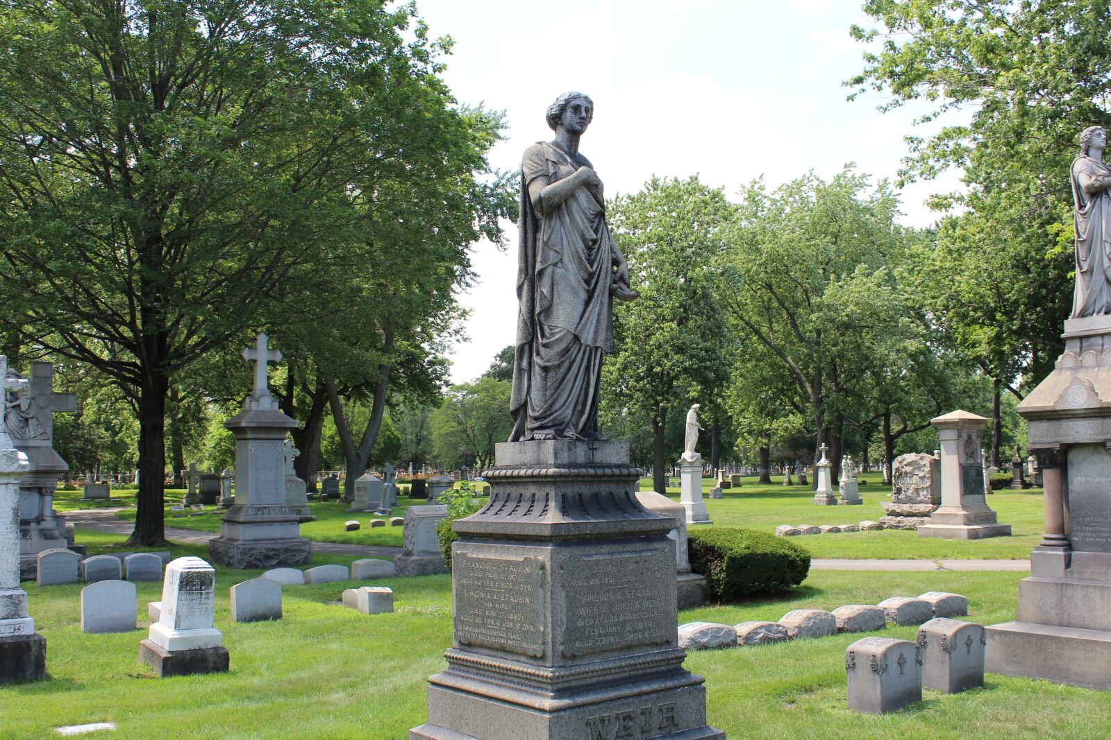 Canon EOS 1200D (EOS Rebel T5 / EOS Kiss X70 / EOS Hi) sample photo. Cemetery, mt elliott, detroit photography