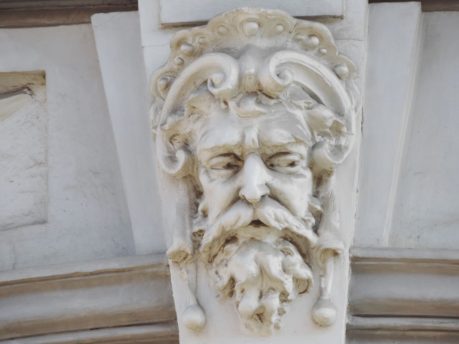 Nikon Coolpix P520 sample photo. Baroque, cement, face, sculpture photography
