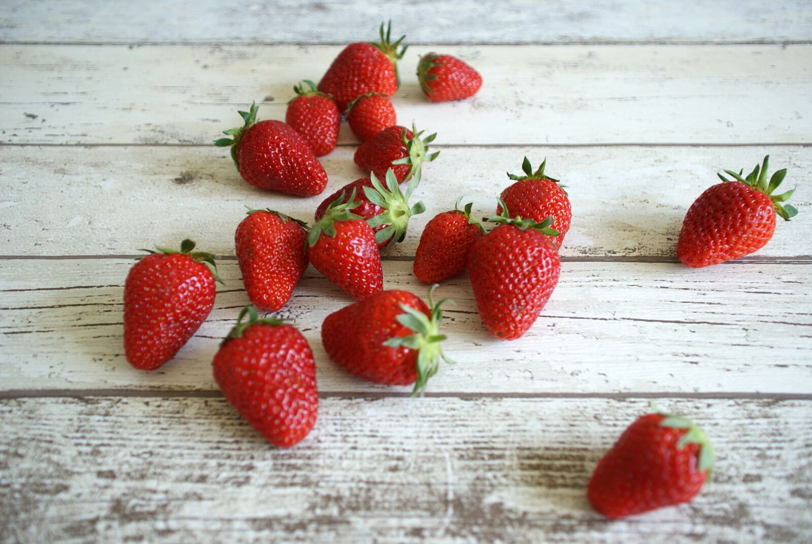 Sony Alpha DSLR-A300 sample photo. Strawberries, fruit, berry photography