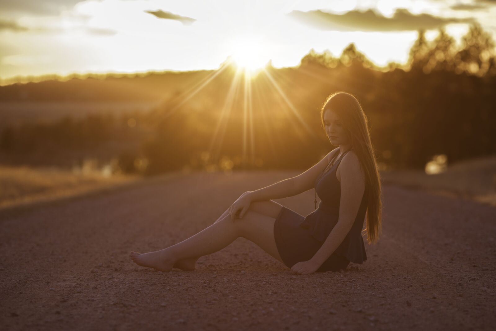 Canon EF 135mm F2L USM sample photo. Sunset, girl, outdoor photography