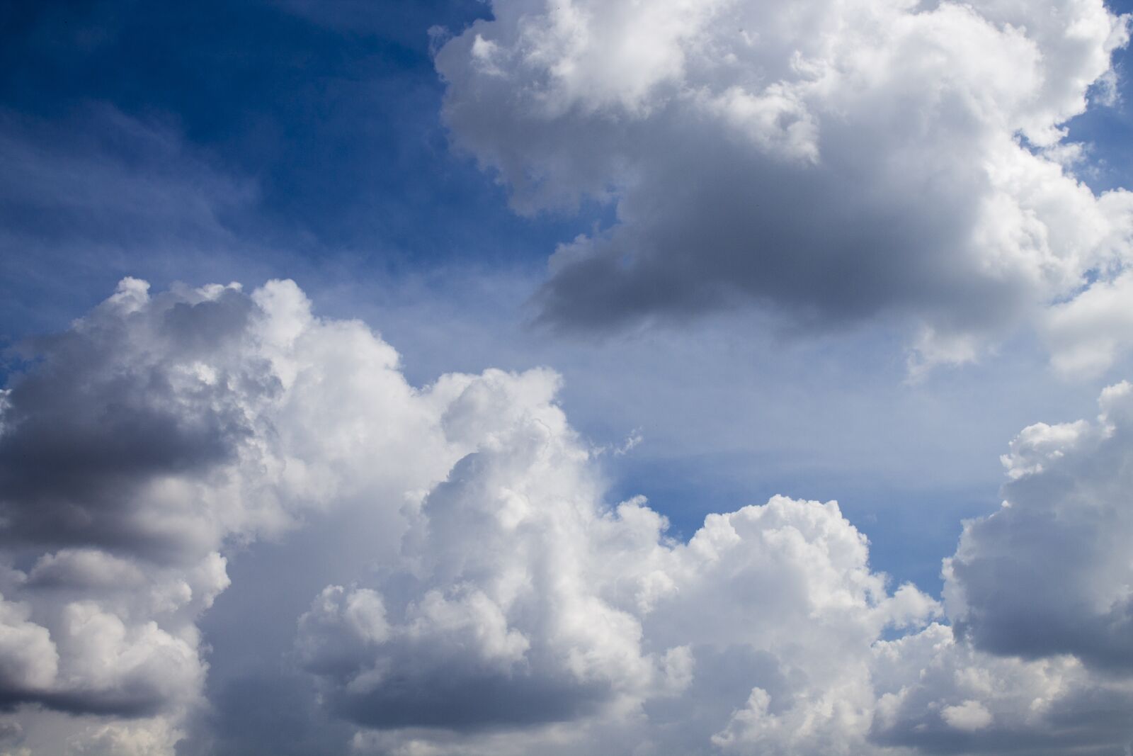 Canon EOS 1100D (EOS Rebel T3 / EOS Kiss X50) sample photo. Sky, clouds, nature photography