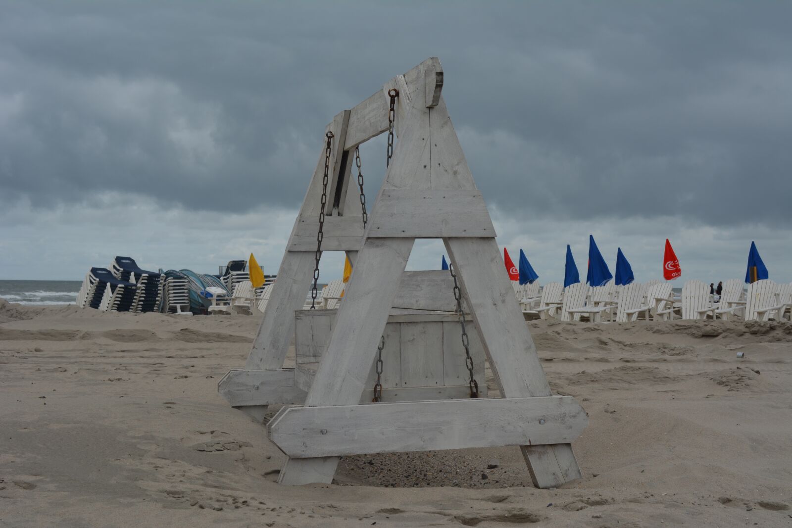 Nikon D5200 sample photo. Beach, storm, winter photography