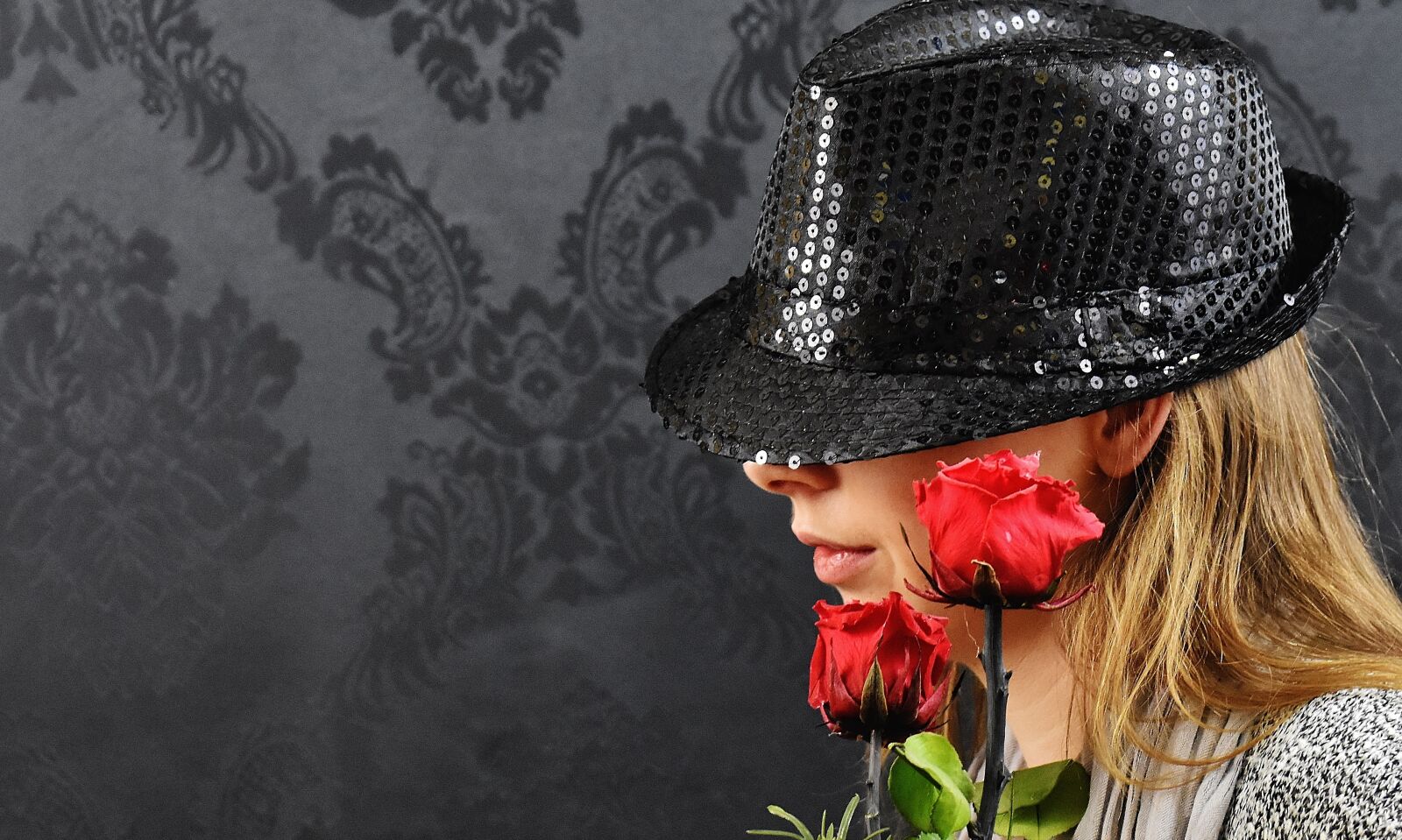 Nikon D7200 sample photo. Woman, hat, roses photography
