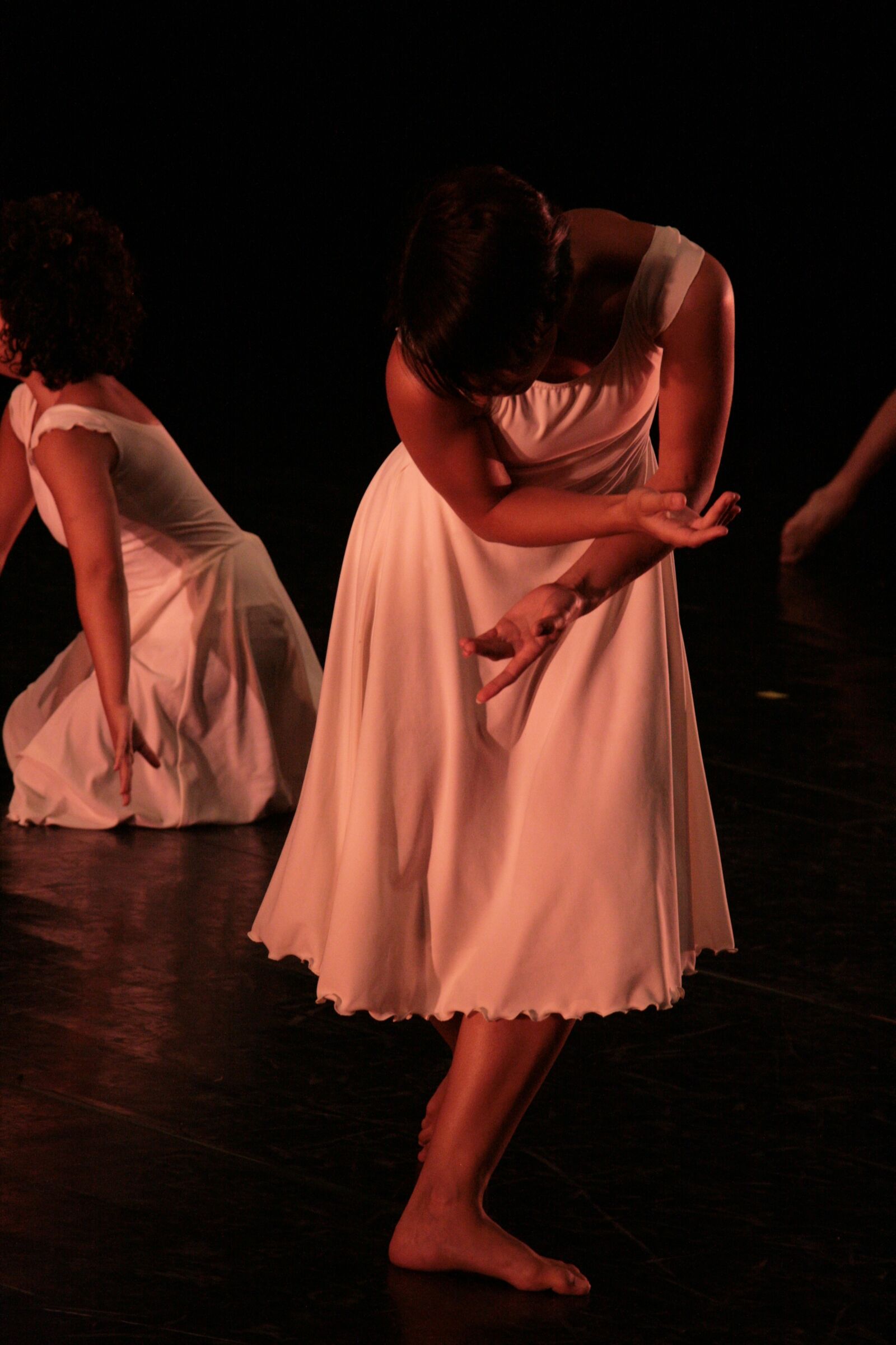 Canon EOS 400D (EOS Digital Rebel XTi / EOS Kiss Digital X) sample photo. Dance, girl, romantic photography