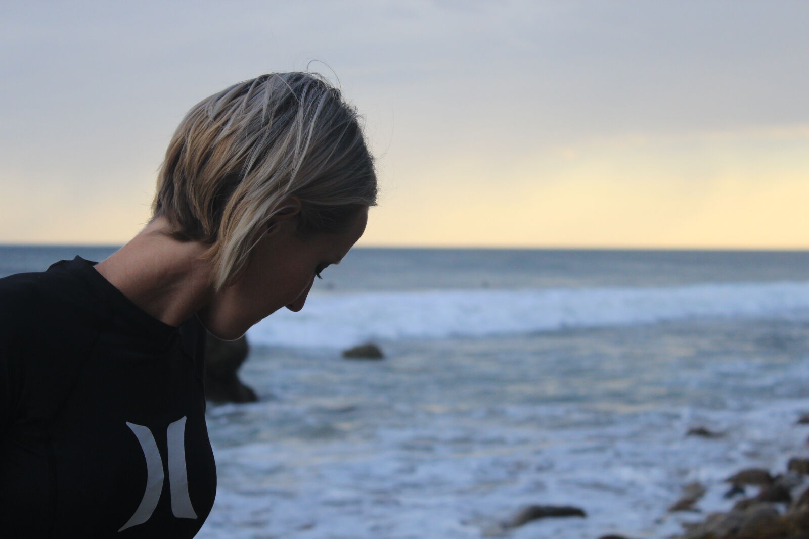 Canon EOS 600D (Rebel EOS T3i / EOS Kiss X5) sample photo. Woman, wearing, black, hurley photography