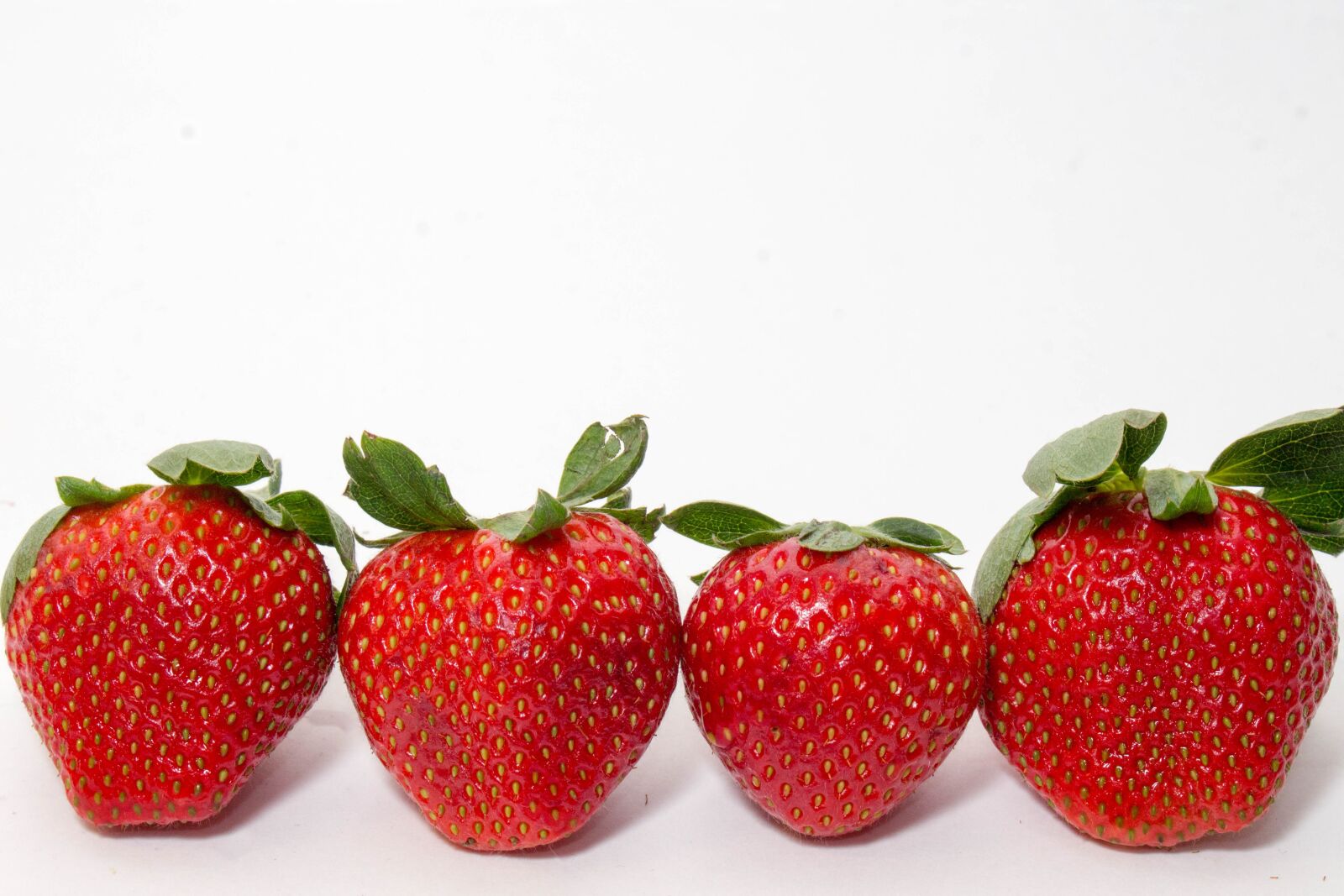 Canon EOS 700D (EOS Rebel T5i / EOS Kiss X7i) sample photo. Fruit, strawberry, juicy photography