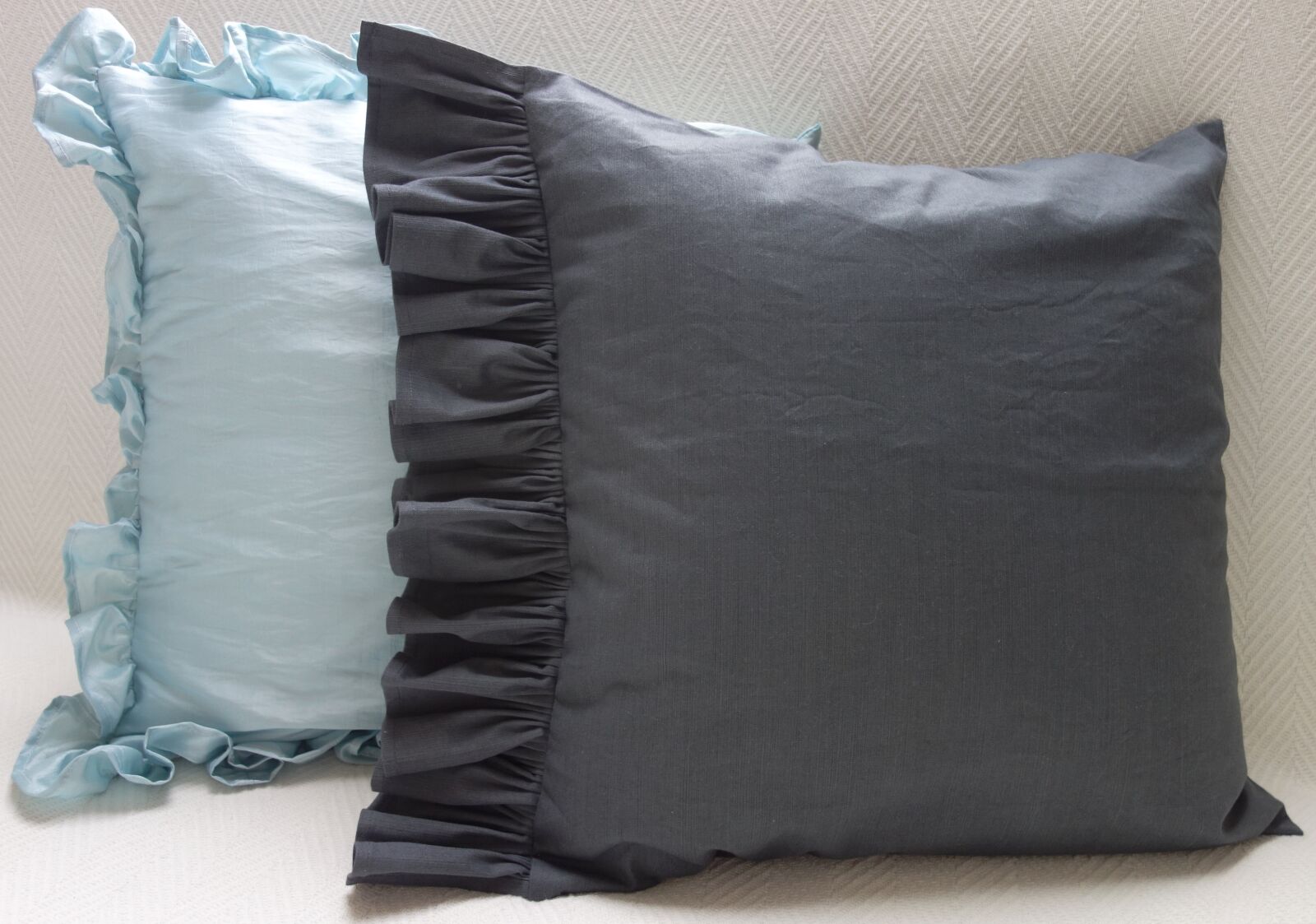 Sony Cyber-shot DSC-RX100 sample photo. Pillow, pillows, bedding photography