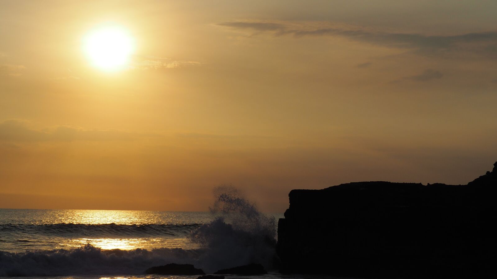 Olympus OM-D E-M10 II sample photo. Tanah lot, bali, indonesia photography