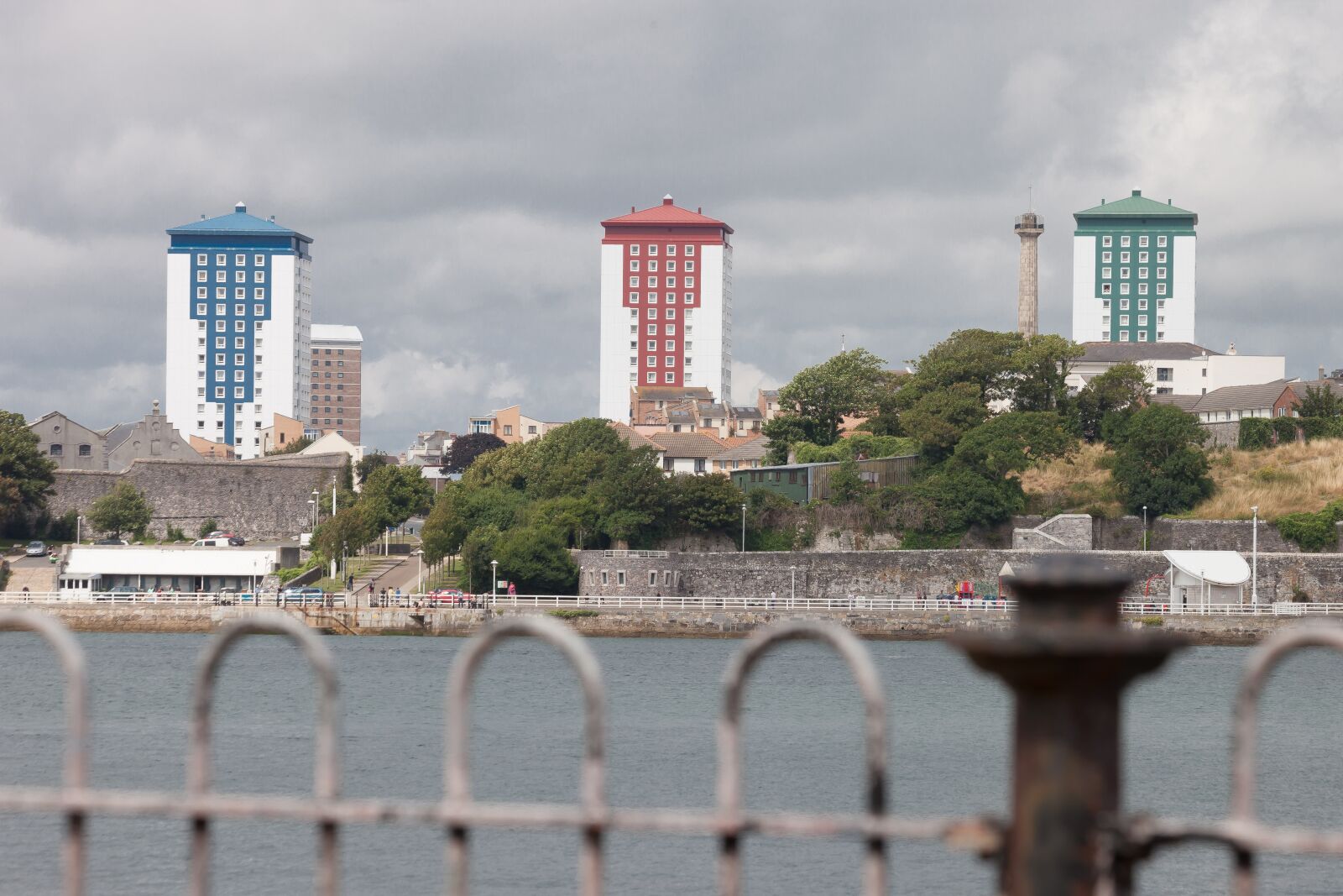 Canon EF 70-300mm F4-5.6 IS USM sample photo. Housing silos, skyscrapers, coast photography