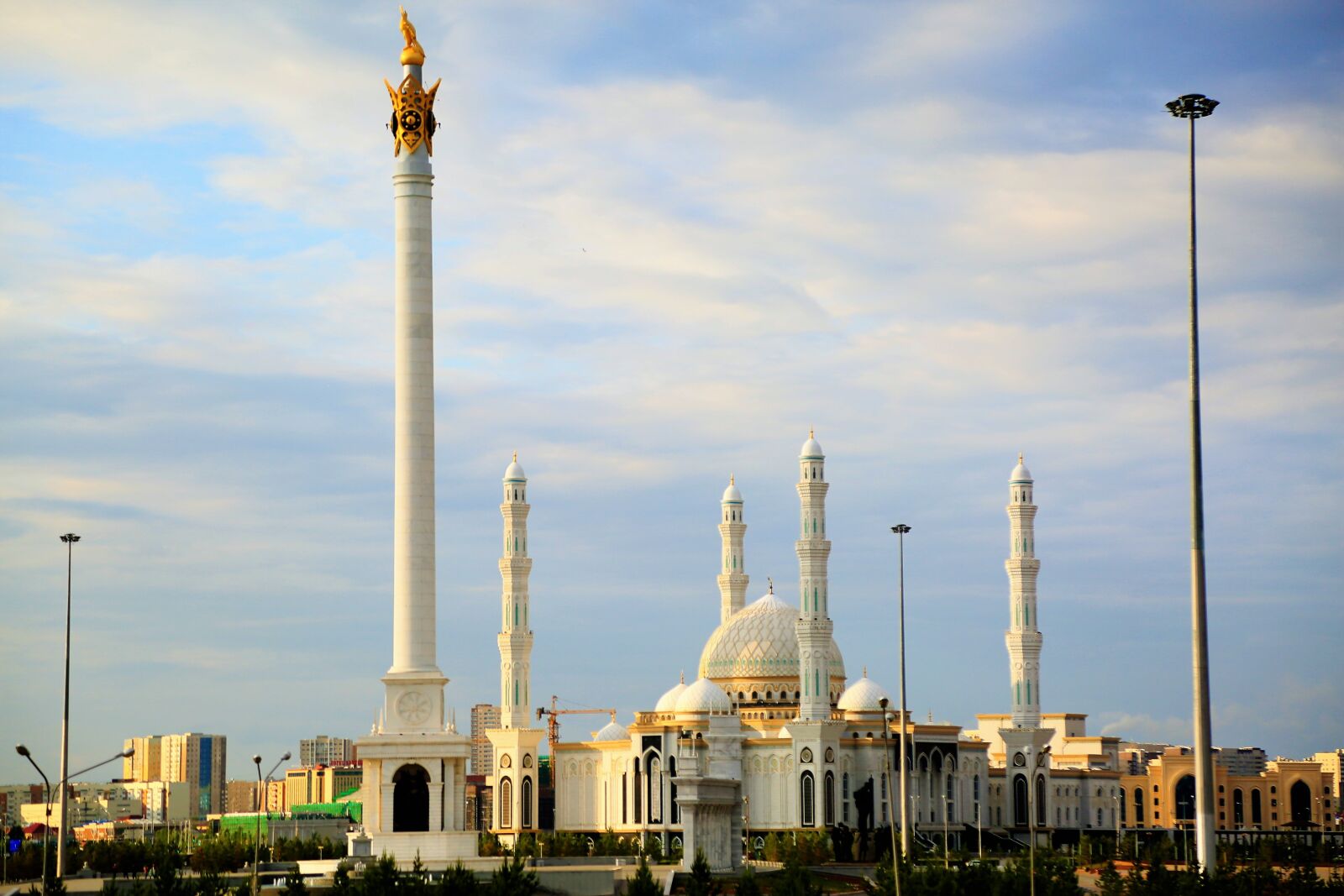 Canon EF 24-105mm F4L IS USM sample photo. Cami, architecture, minaret photography