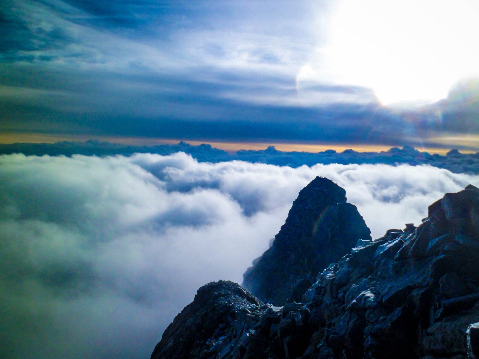 Samsung PL120,PL121 / VLUU PL120,PL121 sample photo. Landscape, mountains, clouds photography