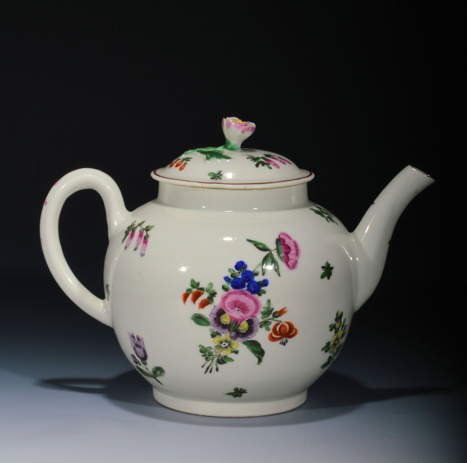 Nikon D3200 sample photo. Pot, flagon, porcelain photography