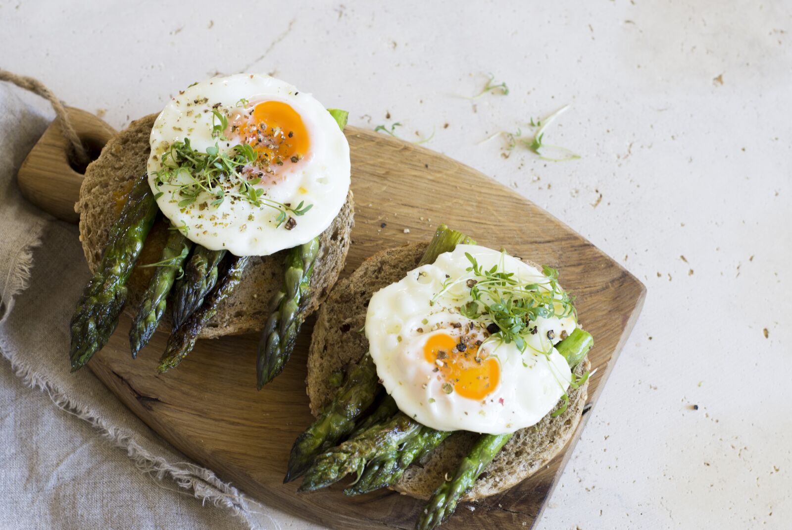 Nikon D7200 sample photo. Asparagus, egg, breakfast photography