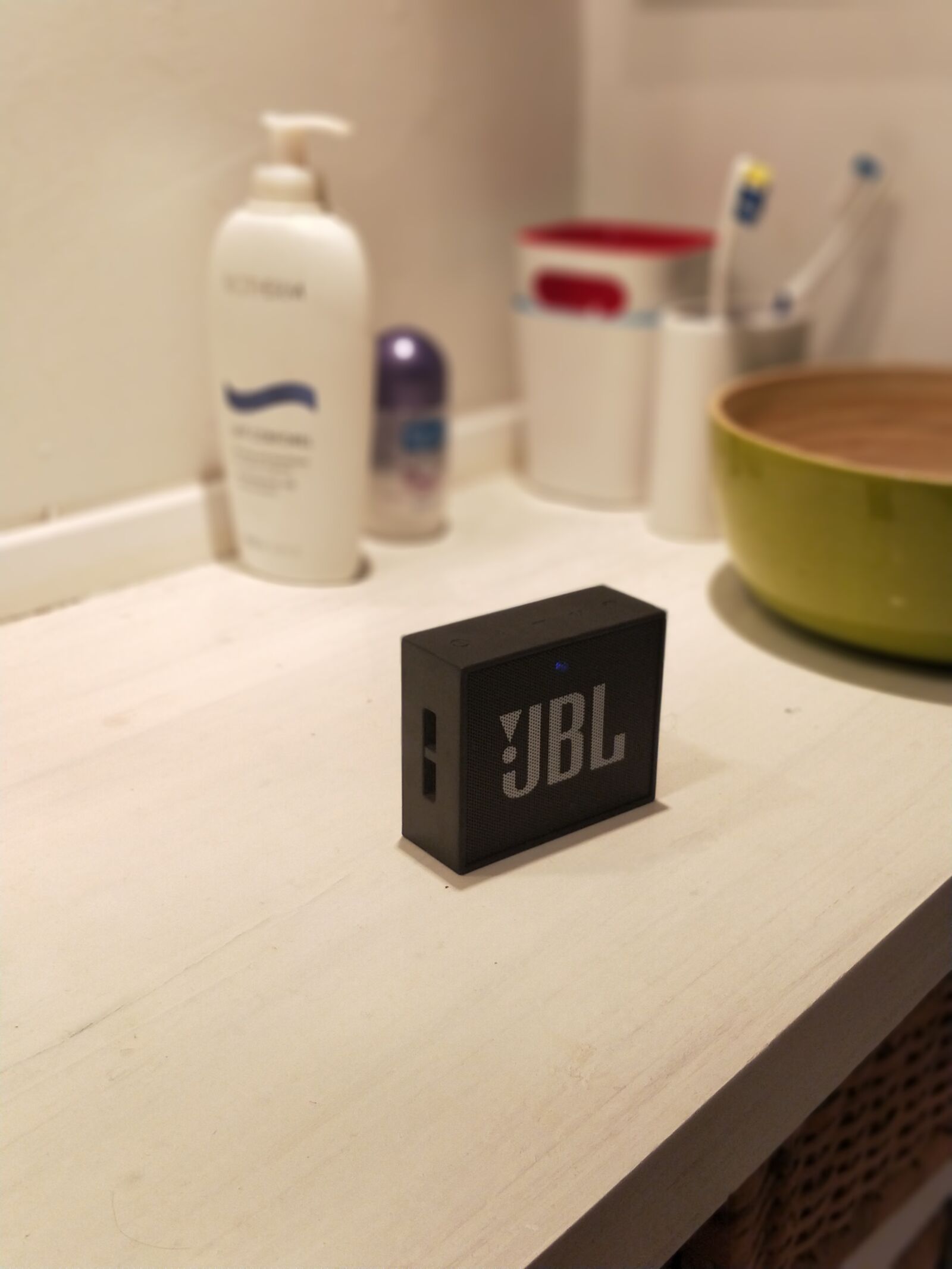 OnePlus 5 sample photo. Bathroom, bluetooth, light, speaker photography