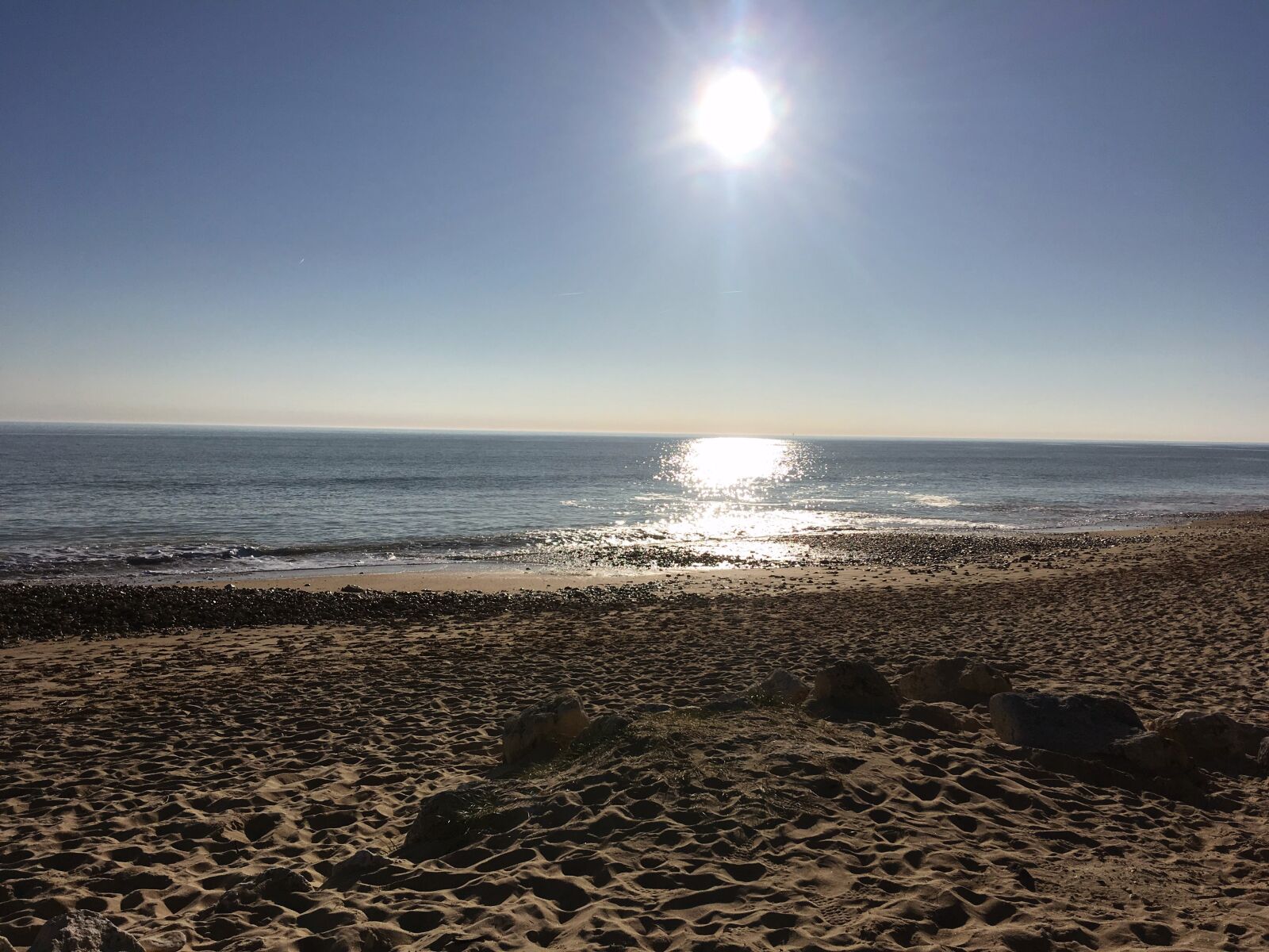 iPhone SE back camera 4.15mm f/2.2 sample photo. Sea, sunset, sand photography
