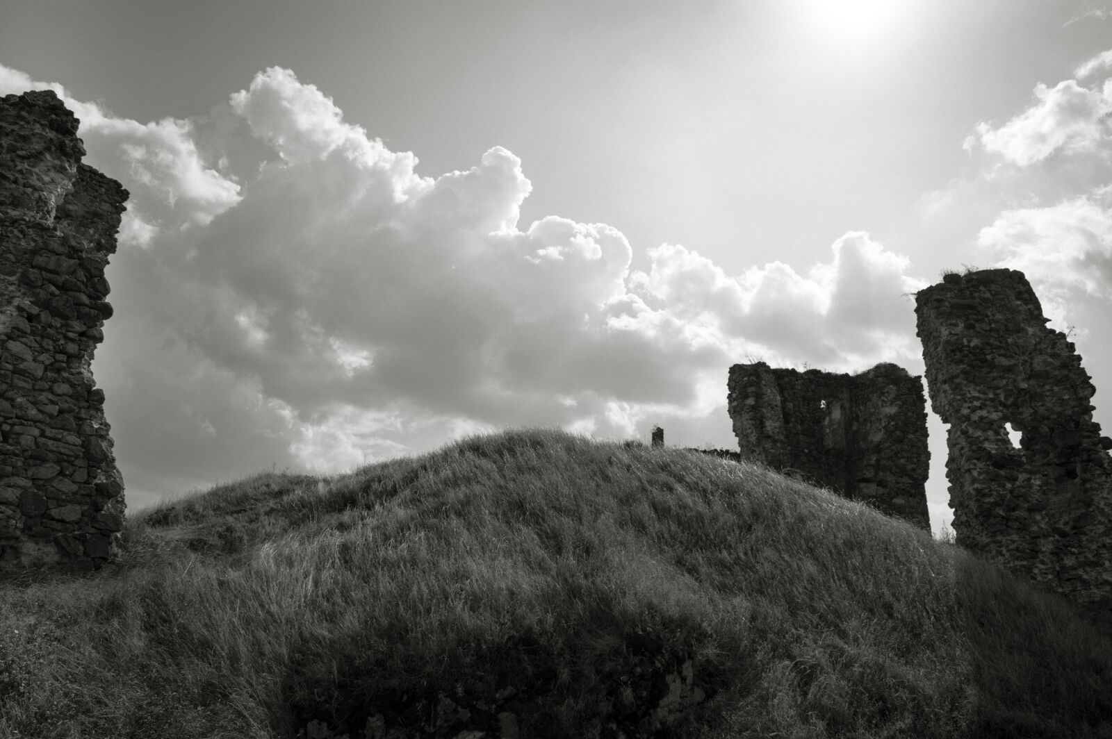 Nikon D3200 sample photo. Cloud, ruins, landscape photography