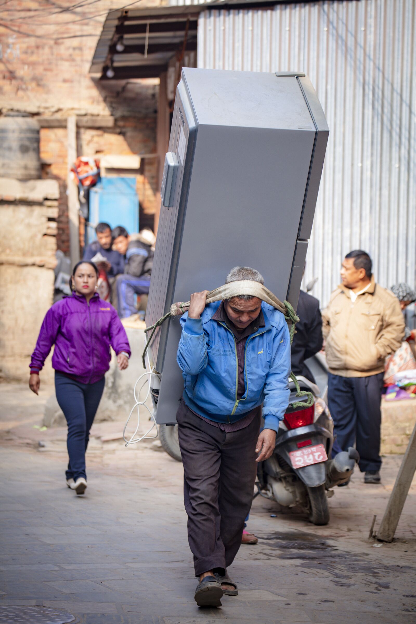 Canon EOS 5DS R + Canon EF 70-300mm F4-5.6L IS USM sample photo. Nepal, people, himalaya photography
