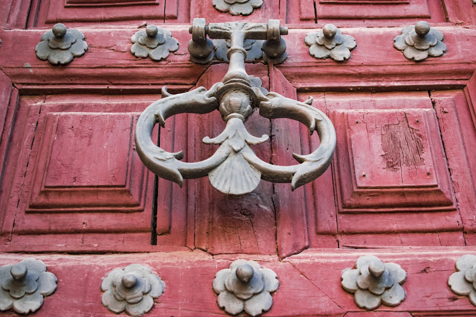 Nikon D5300 sample photo. Aldaba, door, shooter photography