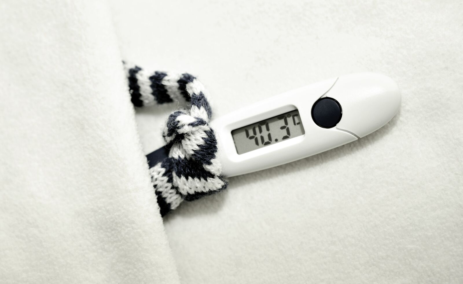 Nikon D5200 sample photo. Fever thermometer, fever, disease photography