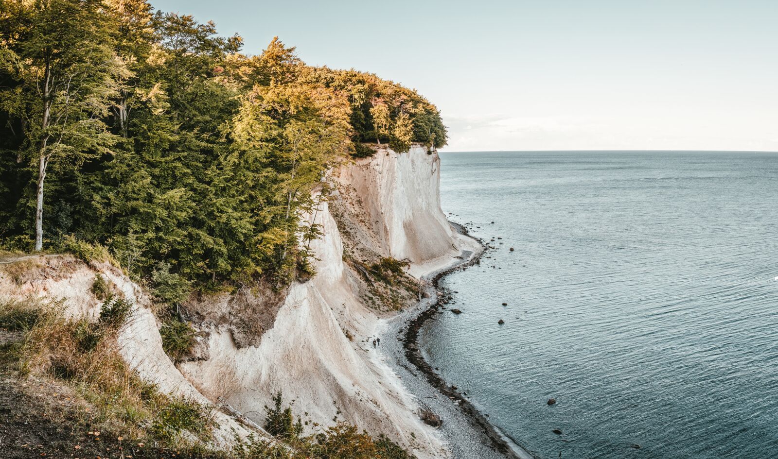 Sony a6300 + Sigma 30mm F2.8 EX DN sample photo. R gen, white cliffs photography
