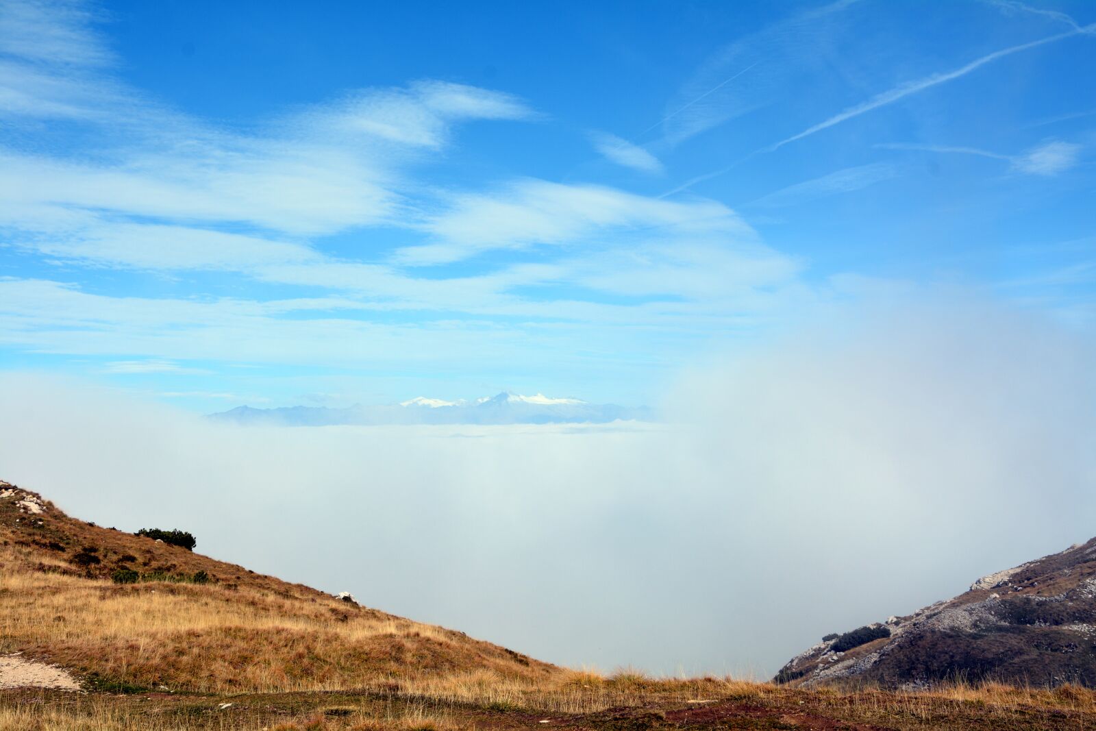 Nikon D7100 sample photo. Mountain, trail, fog photography