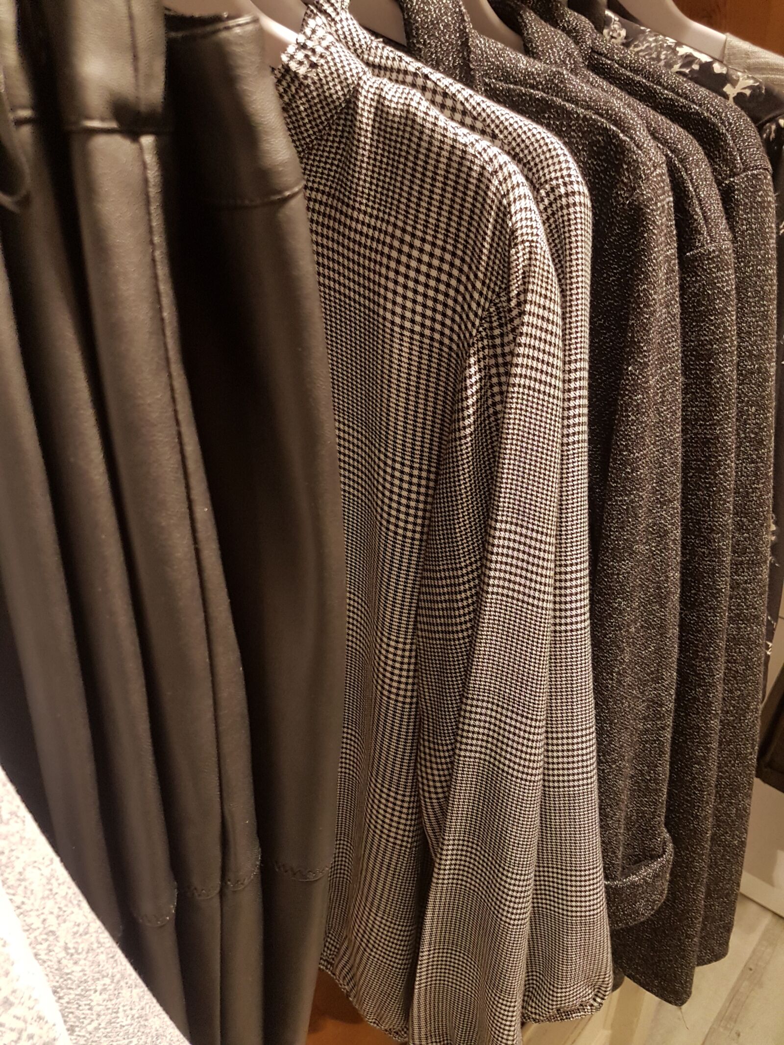Samsung Galaxy S7 sample photo. Clothing, business, shop photography
