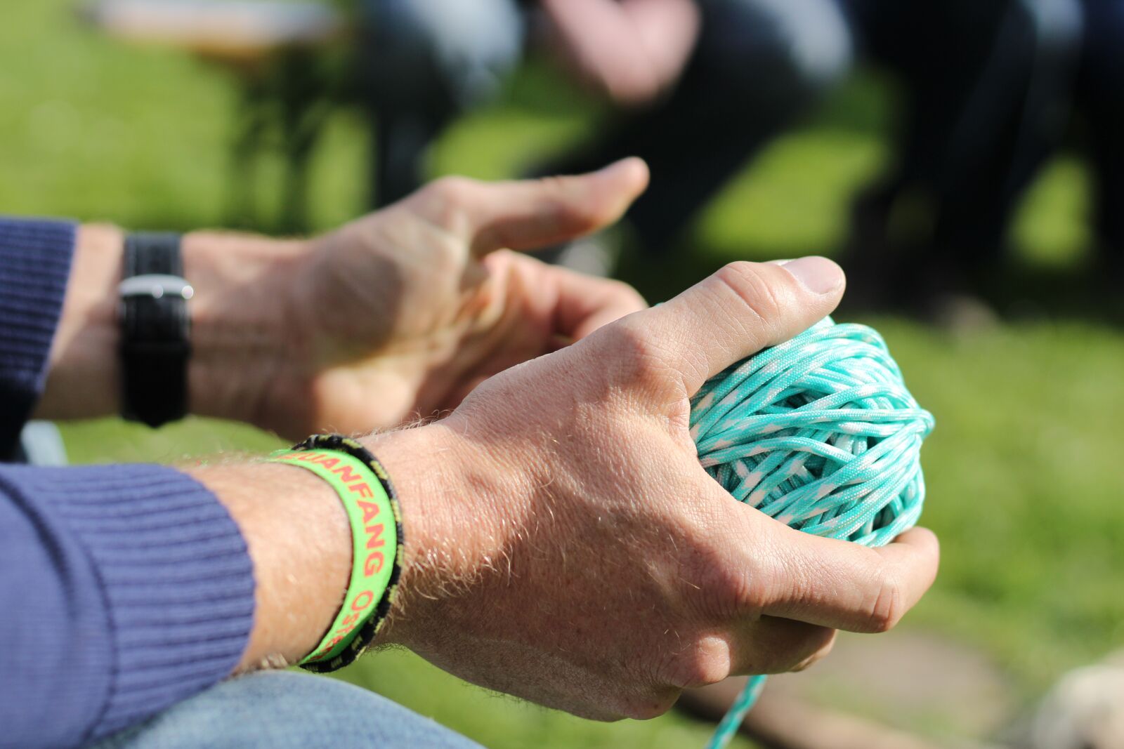 Canon EF 50mm F1.8 STM sample photo. Hand, yarn, cord photography