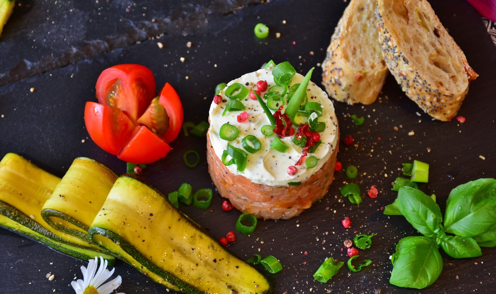 Nikon D7200 sample photo. Salmon, salmon tartare, tartar photography