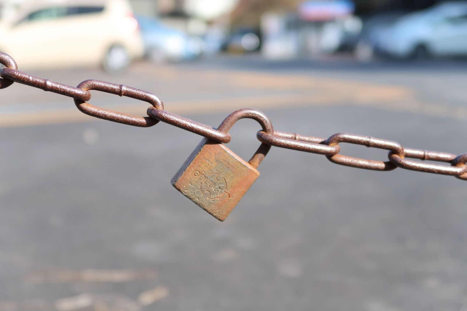 Canon PowerShot G7 X Mark II sample photo. Safety, chain, lock photography