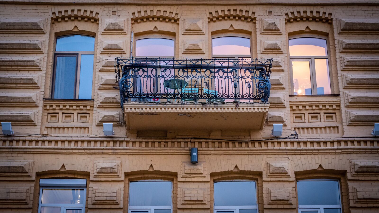 LEICA DG 12-60/F2.8-4.0 sample photo. Kyiv, kiev, balcony photography