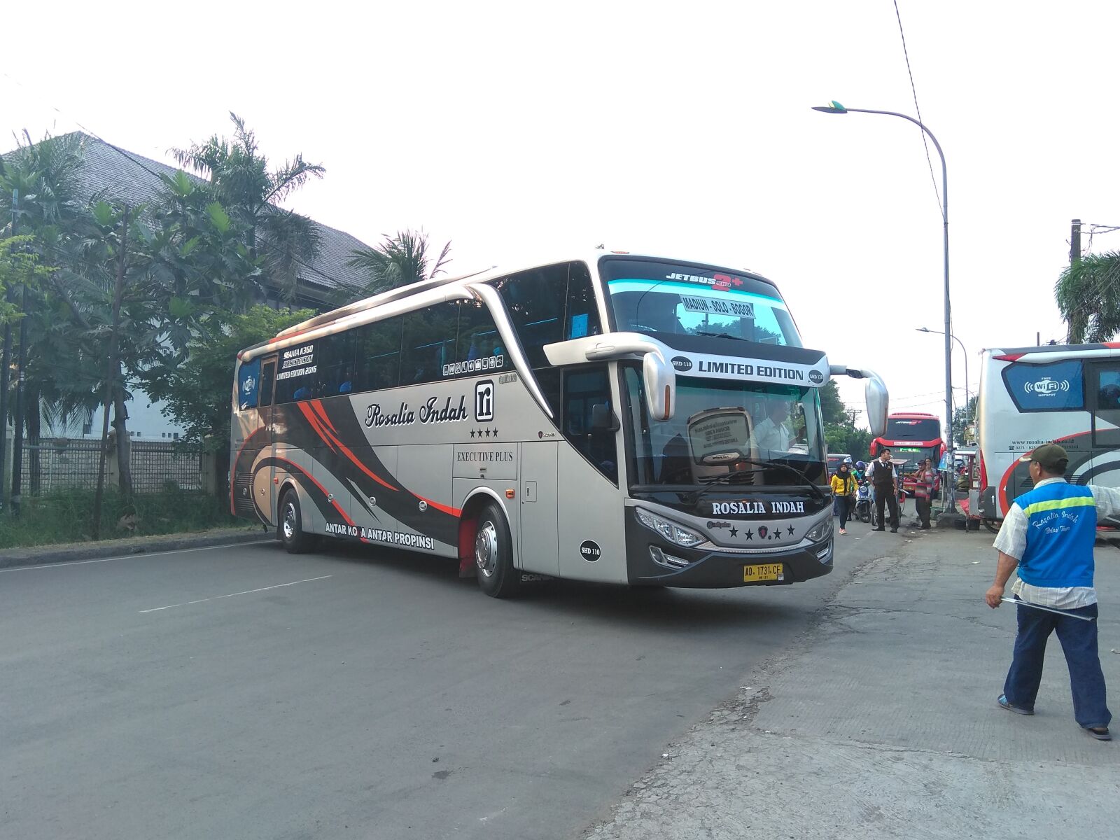 Xiaomi Redmi Note 4 sample photo. Bus, rosalia, beautiful photography