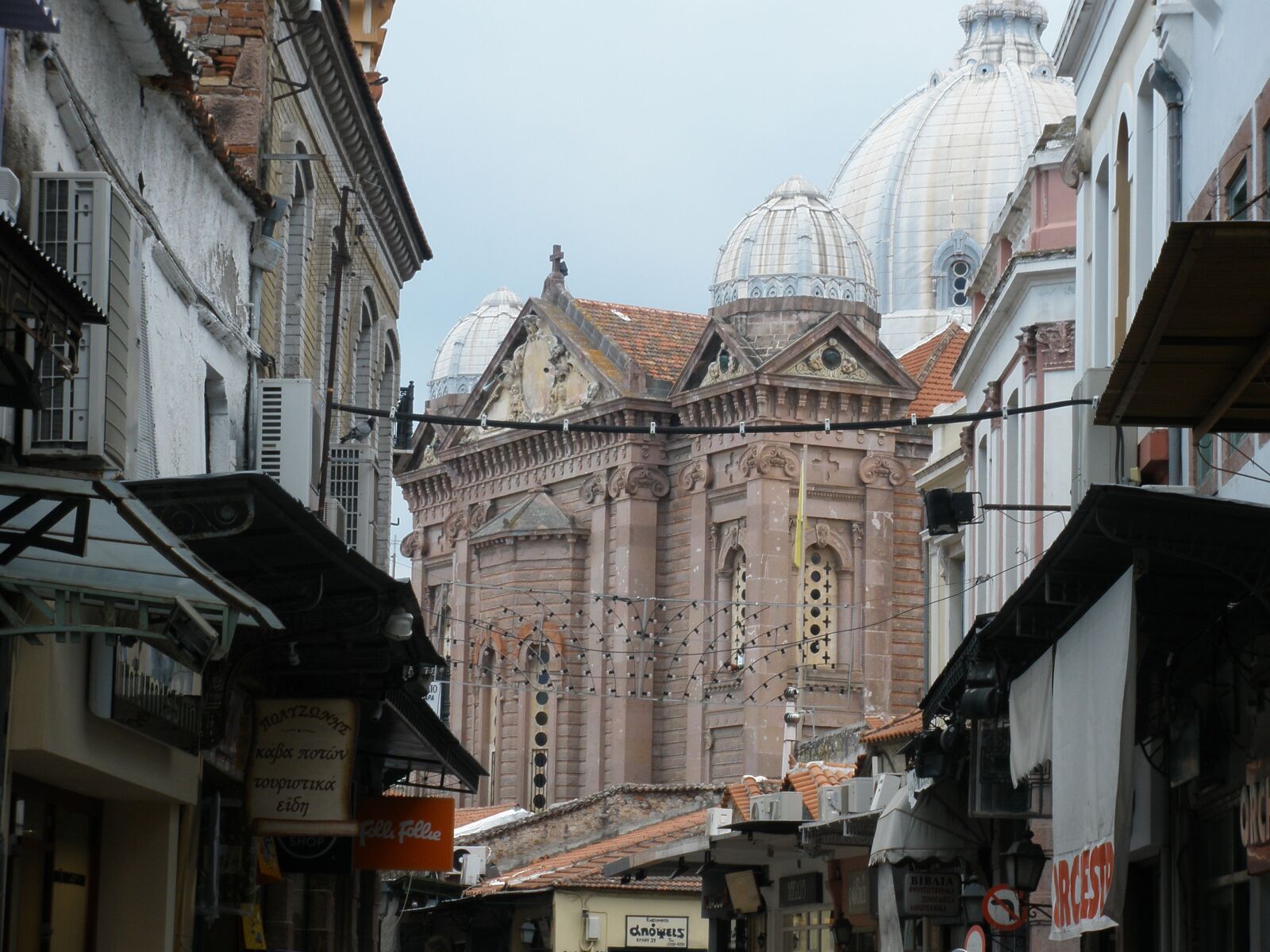 Olympus FE370,X880,C575 sample photo qNCR9CatSI ExploreCams