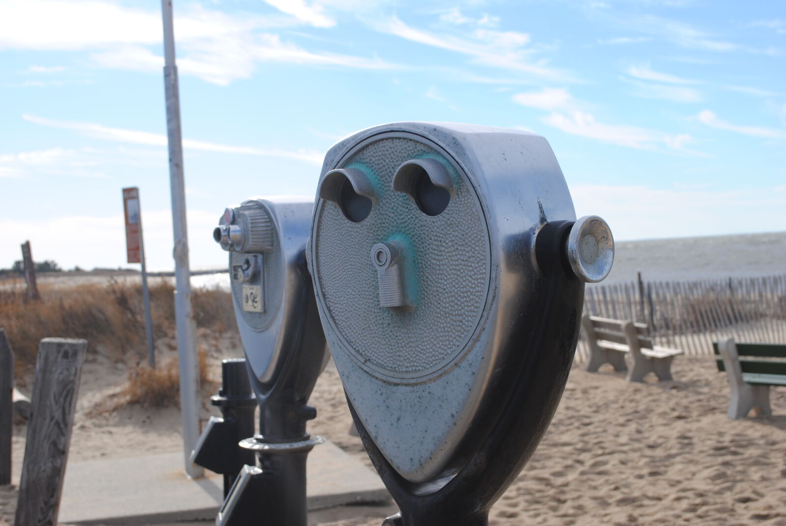 Nikon D3000 sample photo. Beach, magnifying, glass, ocean photography