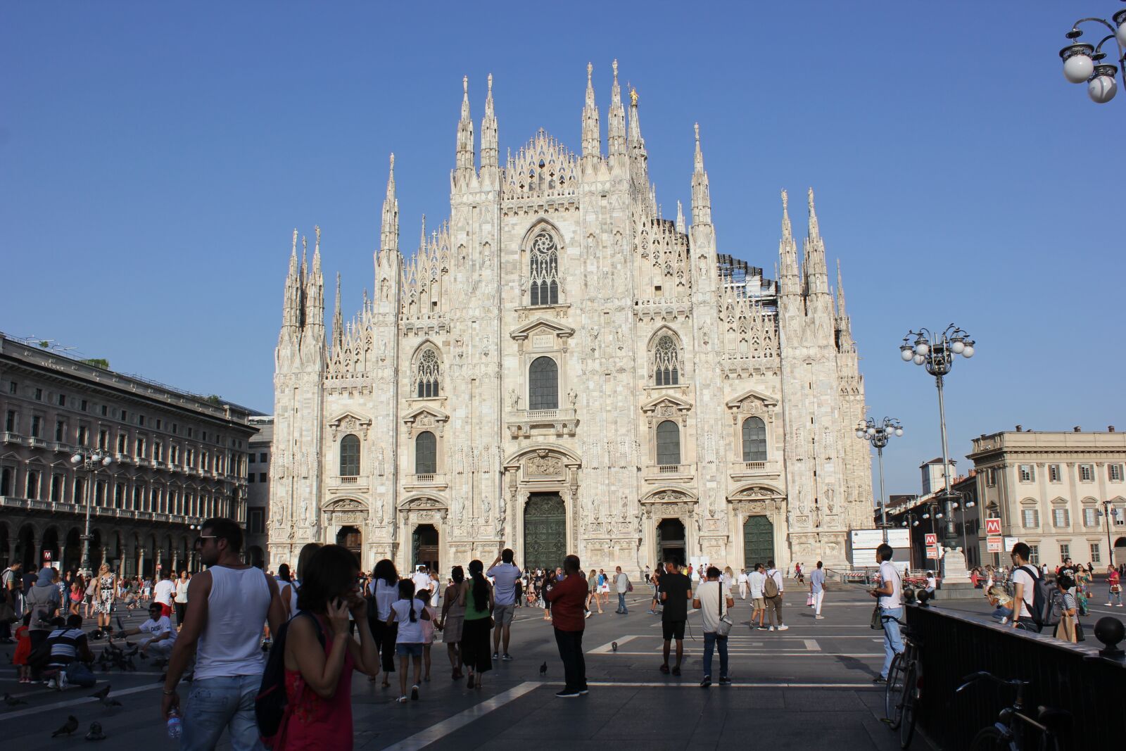 Canon EOS 550D (EOS Rebel T2i / EOS Kiss X4) sample photo. Duomo, piazza, milan photography