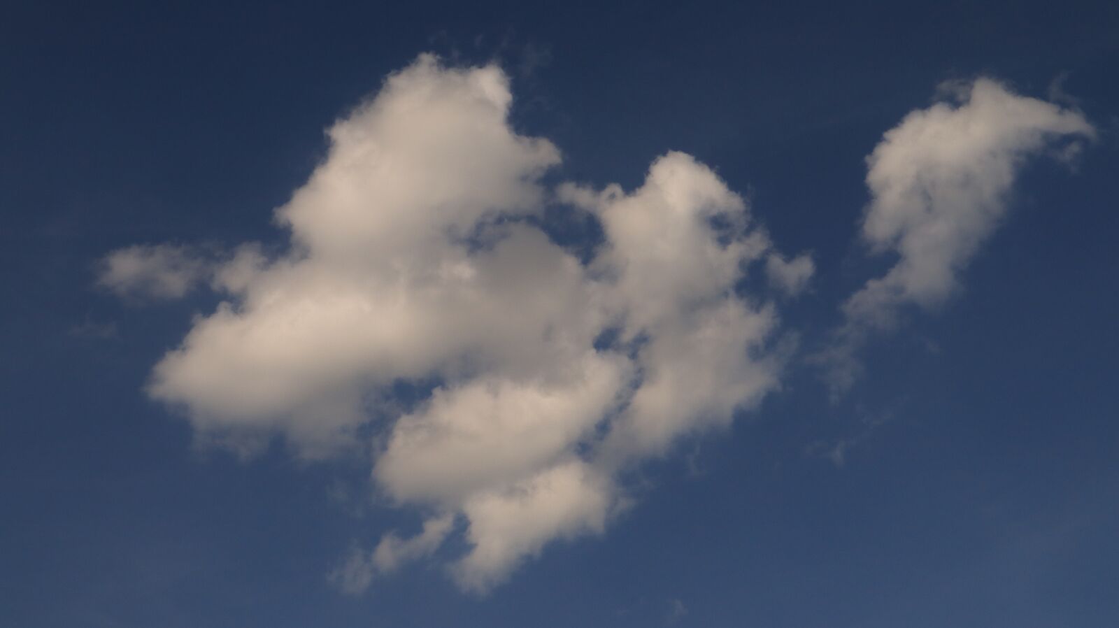 Canon EOS M100 sample photo. Clouds, sky, landscape photography
