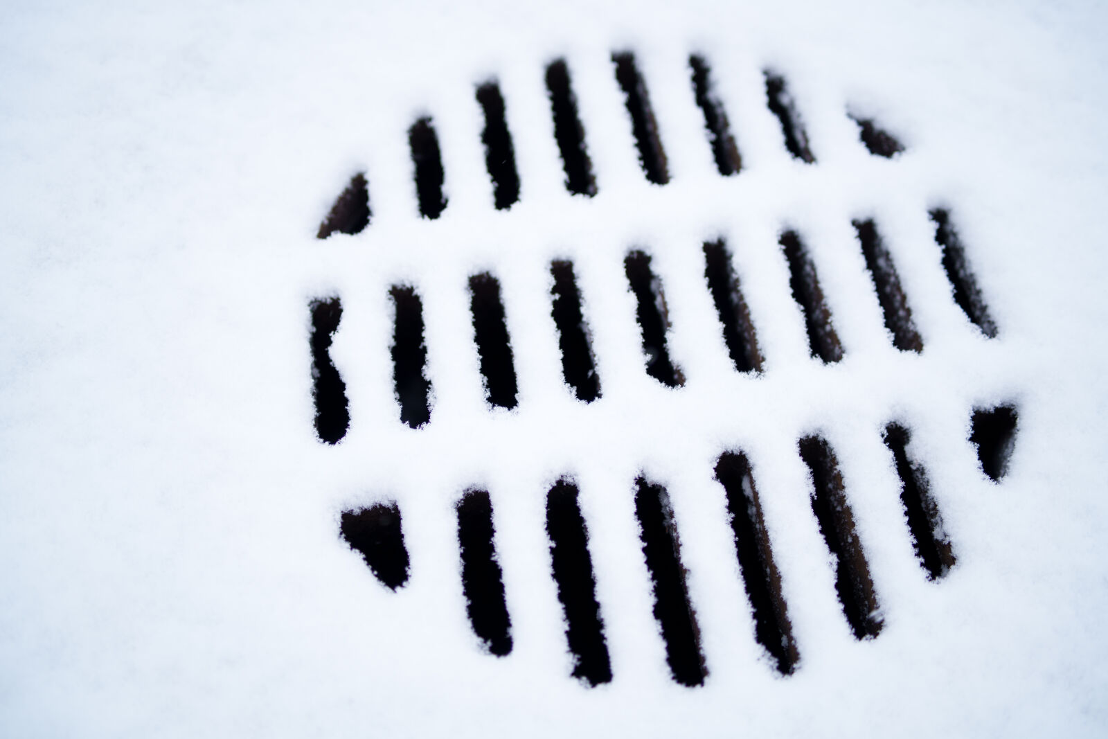 Samyang AF 35mm F1.4 P sample photo. Snow covered photography