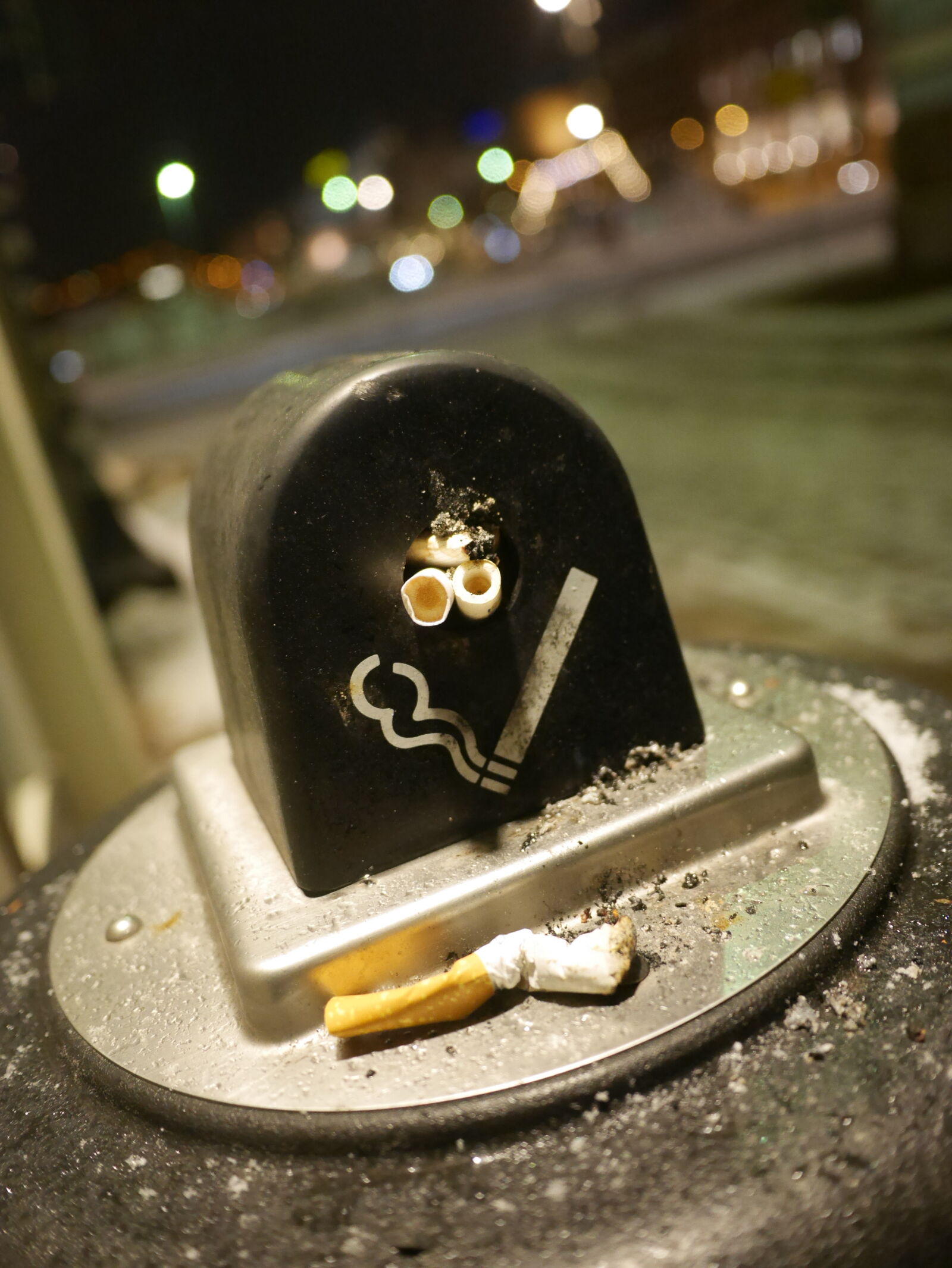Panasonic Lumix DMC-GM5 sample photo. Smoking skills photography
