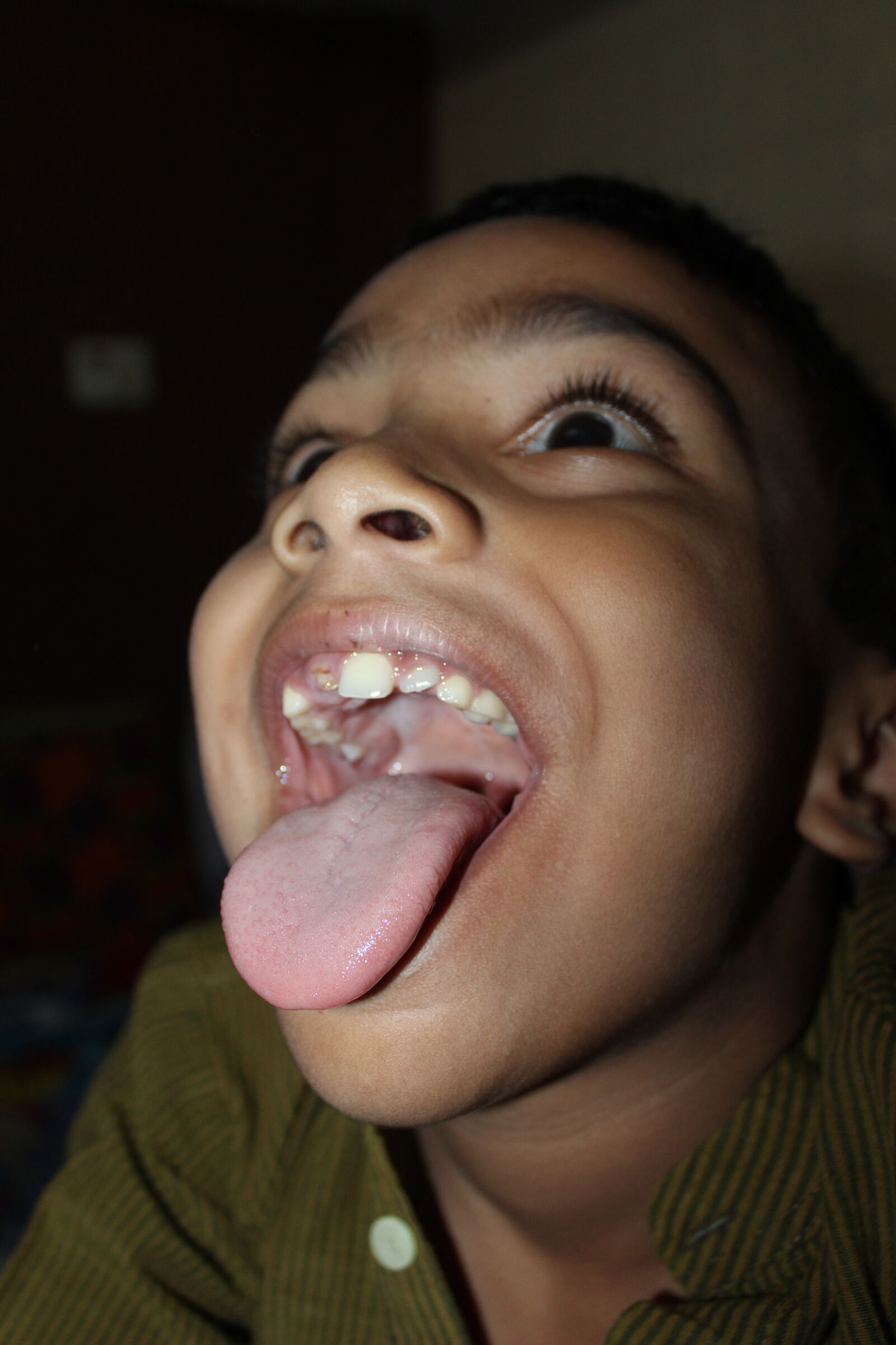 Canon EOS 600D (Rebel EOS T3i / EOS Kiss X5) sample photo. Check, up, lol, medication photography