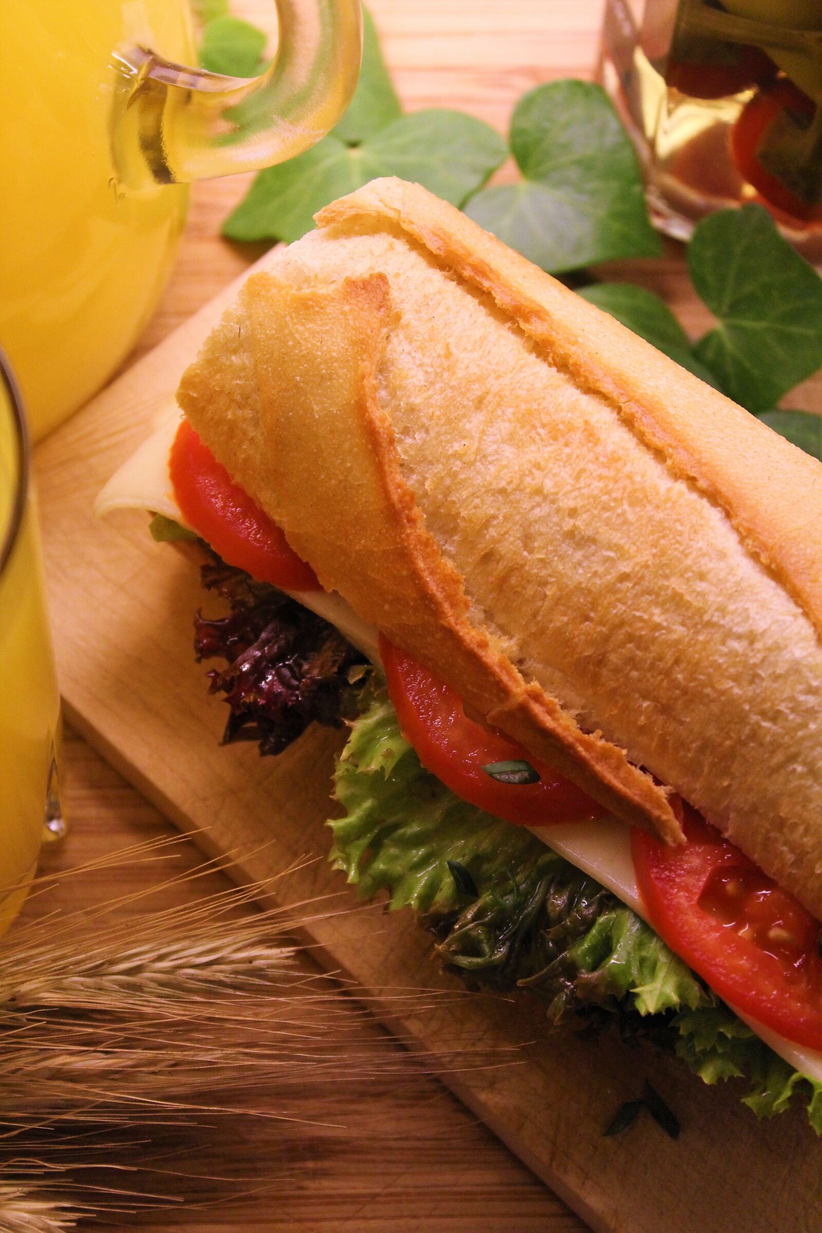 Canon EOS 1300D (EOS Rebel T6 / EOS Kiss X80) sample photo. Roll, sandwich, meal photography