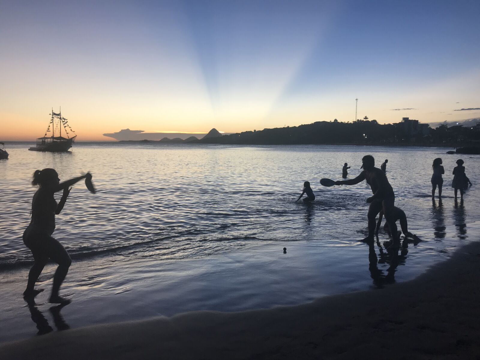 iPhone 7 back camera 3.99mm f/1.8 sample photo. Sunset, summer, beach photography