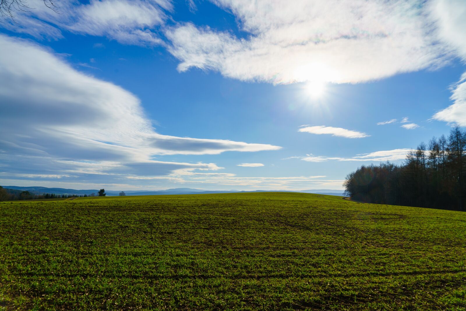 Sony a7R II + Sony FE 24-240mm F3.5-6.3 OSS sample photo. Landscape, sun, sky photography