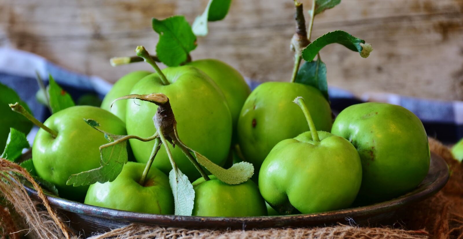 Nikon D7200 sample photo. Apple, green, fruit photography