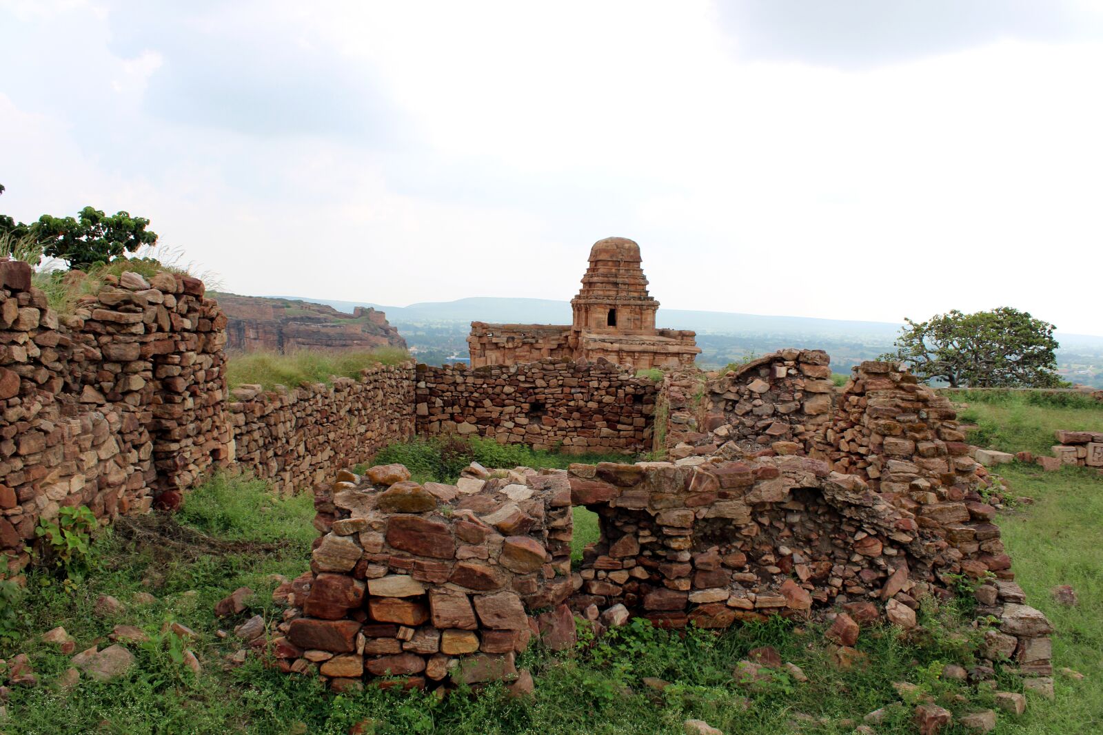 Canon EOS 2000D (EOS Rebel T7 / EOS Kiss X90 / EOS 1500D) sample photo. Badami rock hill, badami photography